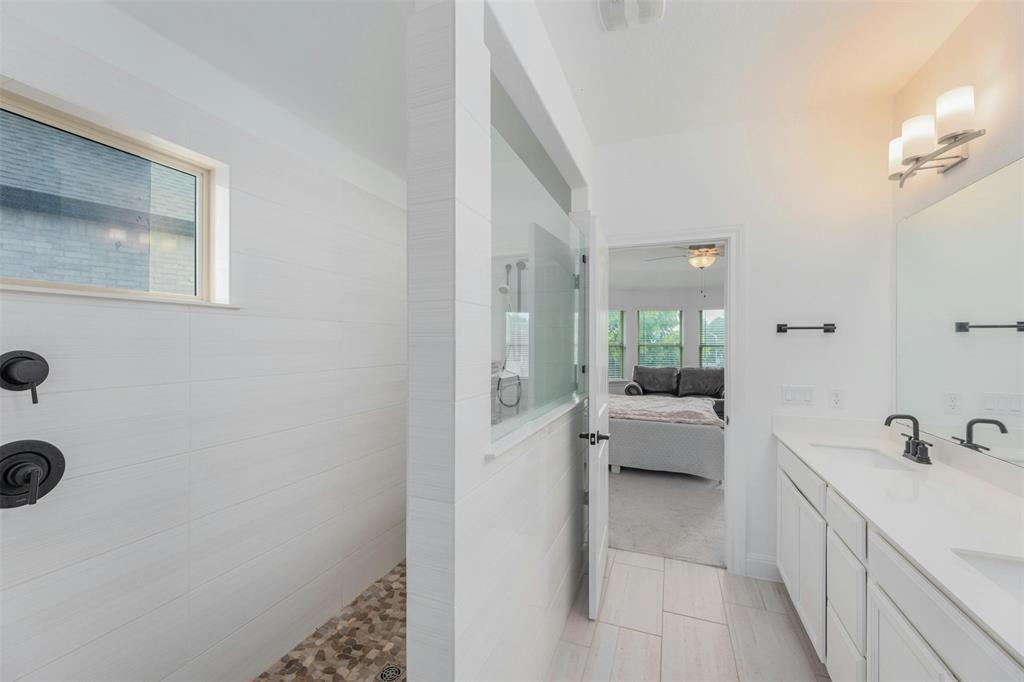 1808 Donetto Dr Property Photo 9