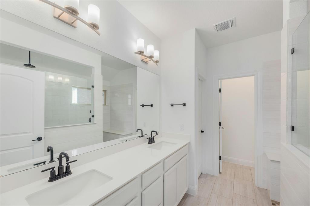 1808 Donetto Dr Property Photo 13