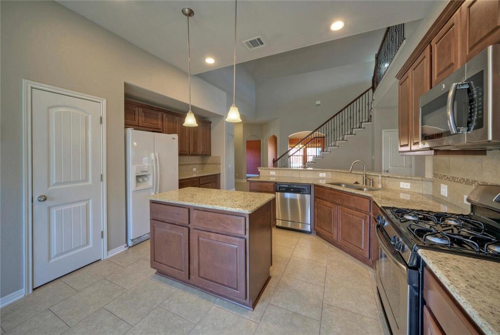 18413 Falcon Pointe Blvd Property Photo 4
