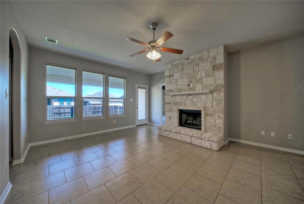 18413 Falcon Pointe Blvd Property Photo 7