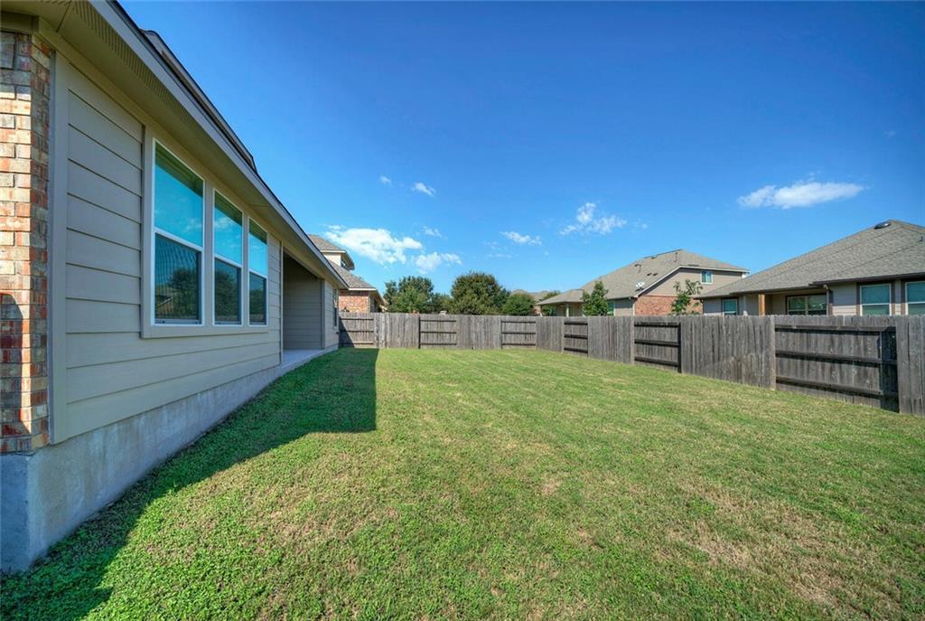 18413 Falcon Pointe Blvd Property Photo 25