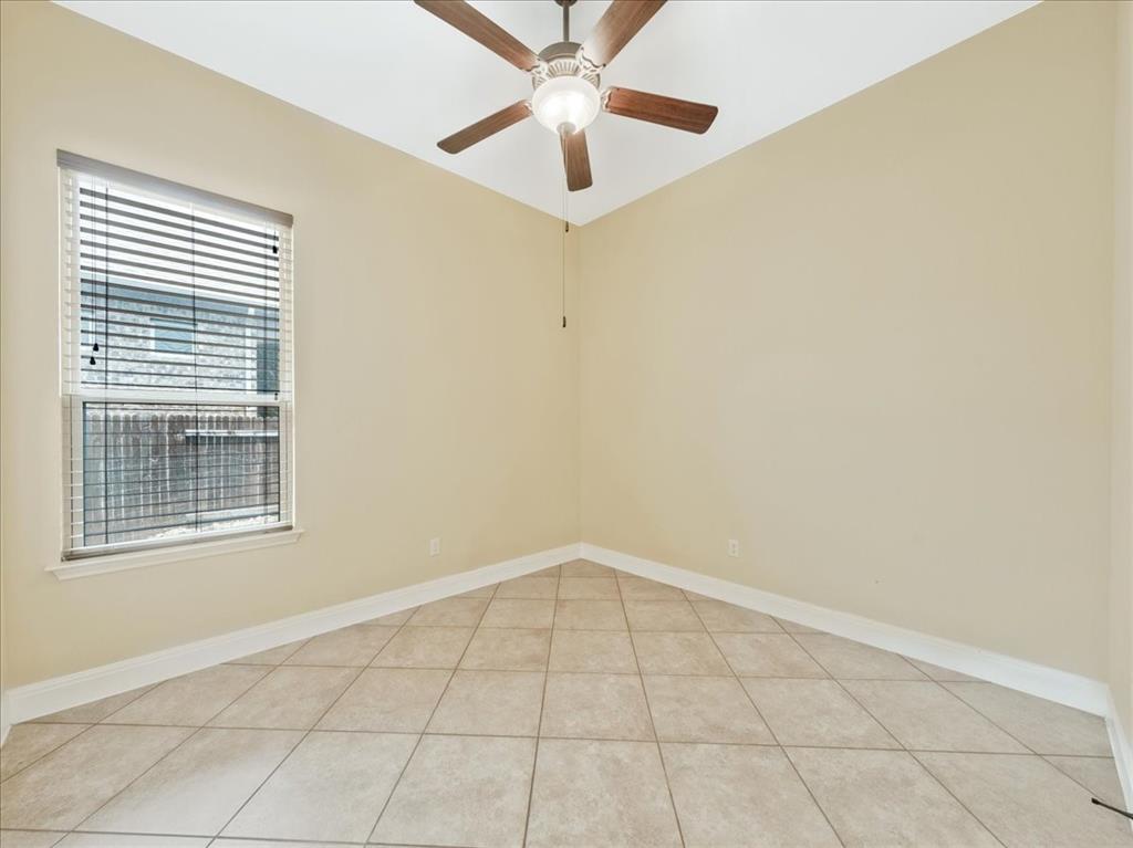910 Wild Rose Dr Property Photo 28