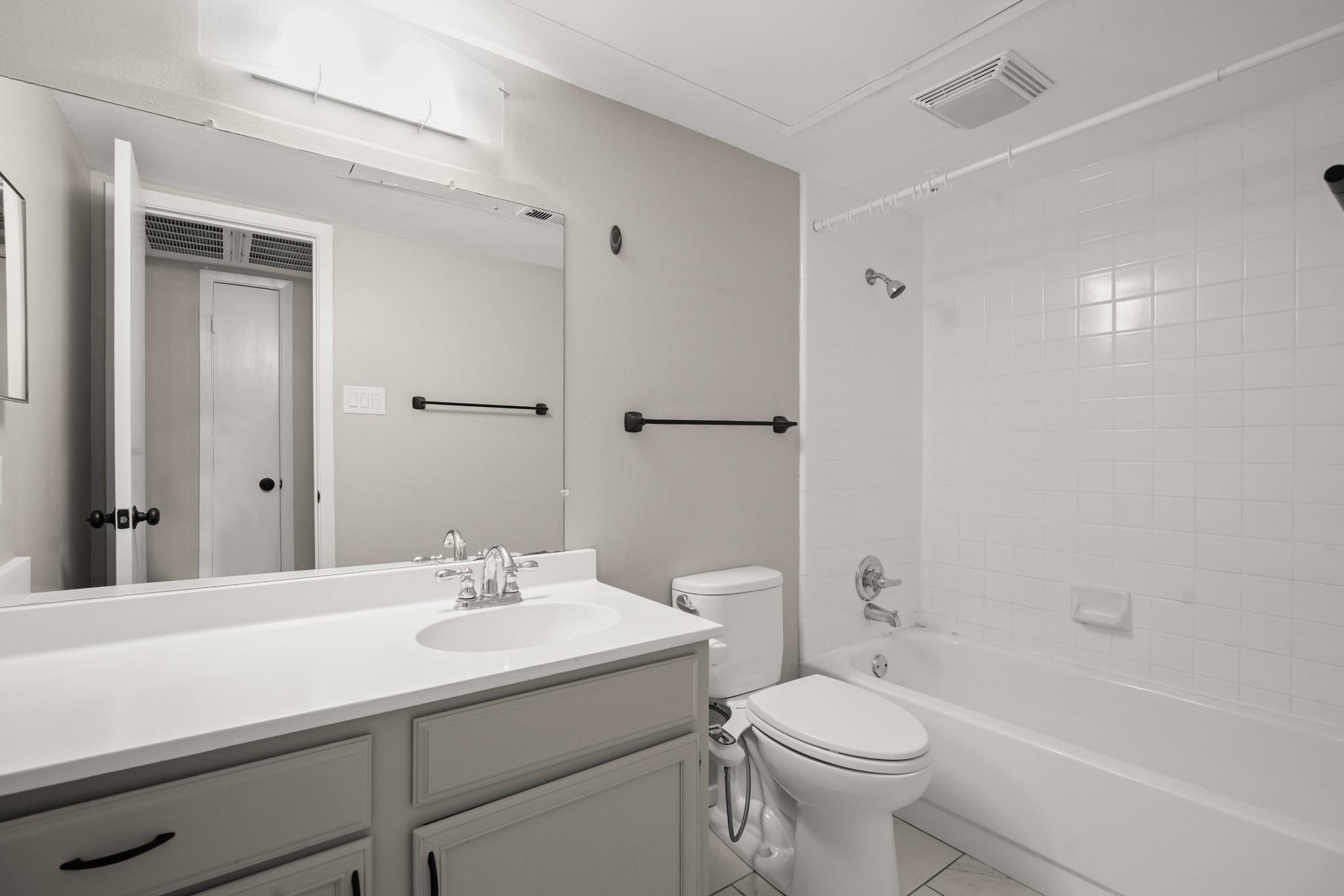 4159 Steck Ave #226 Property Photo 20