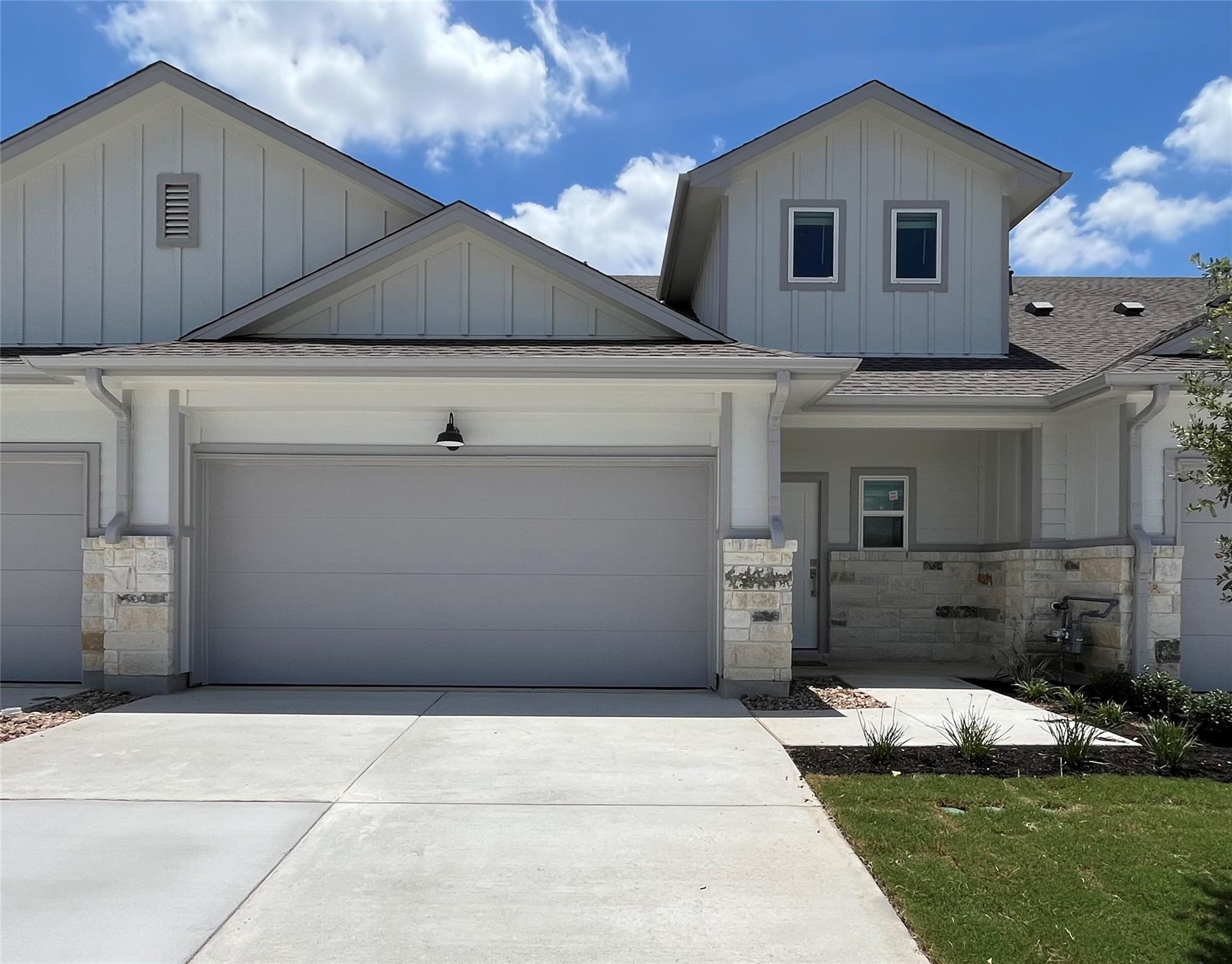 8521 Wellspring LOOP Property Photo 1