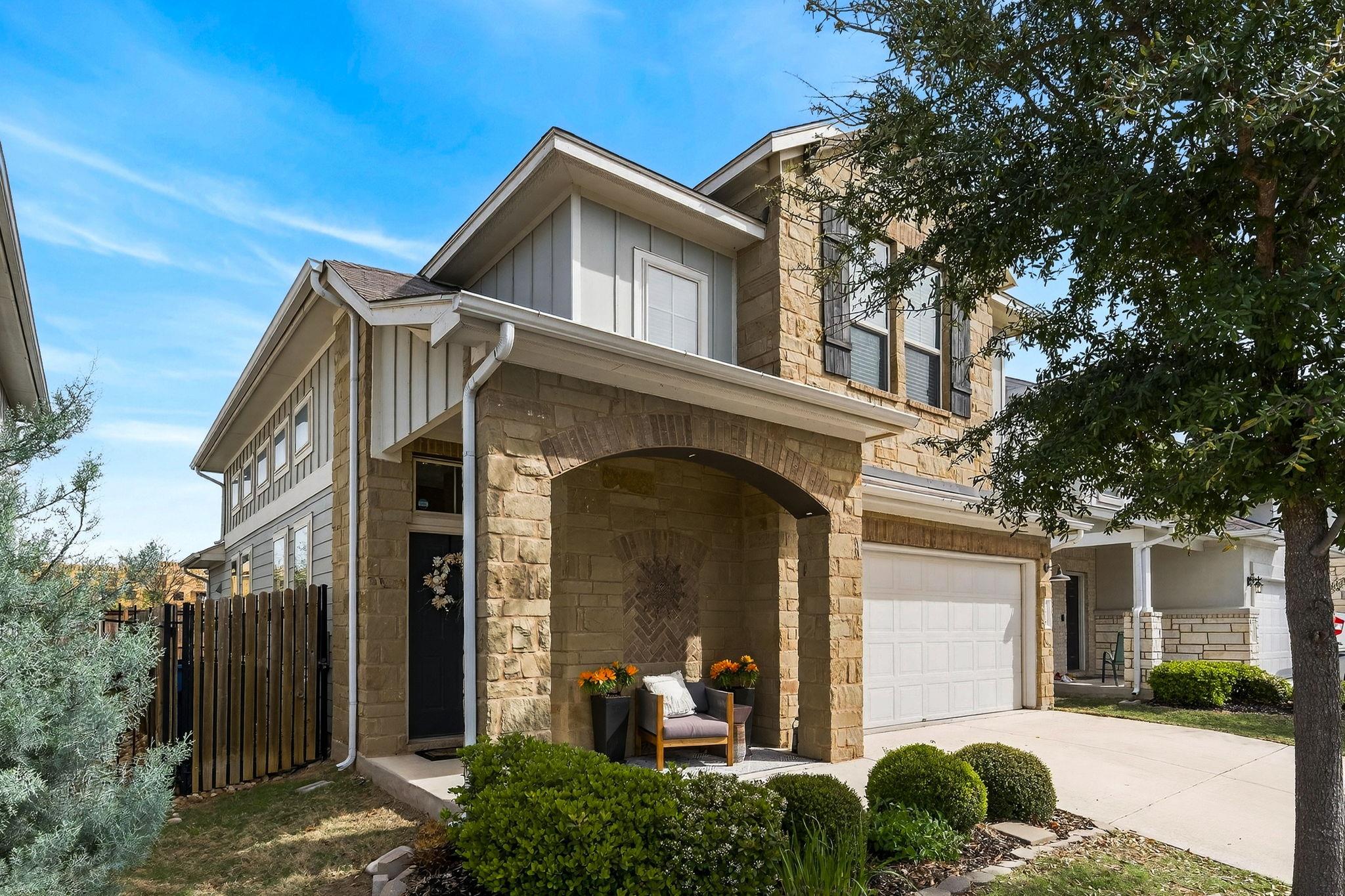 1318 Jenkins Bnd Property Photo 1