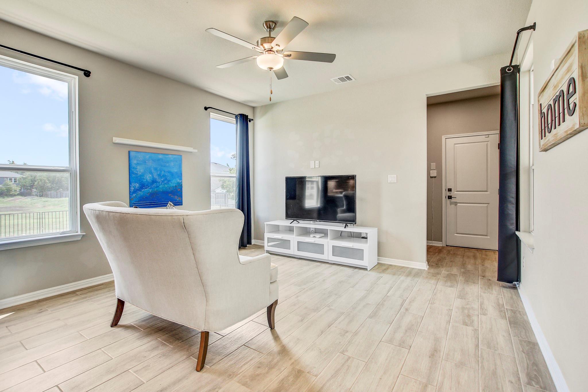 1624 Coral Sunrise Trl Property Photo 13