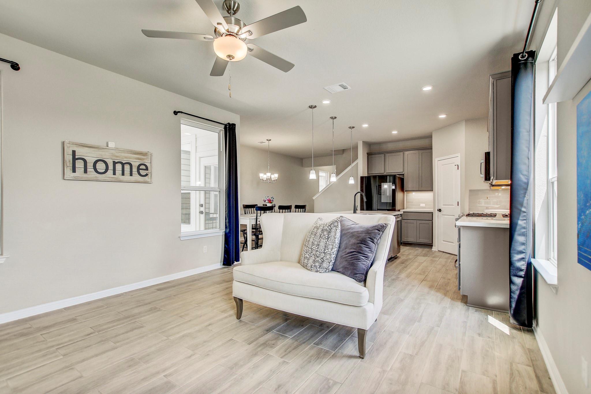 1624 Coral Sunrise Trl Property Photo 15
