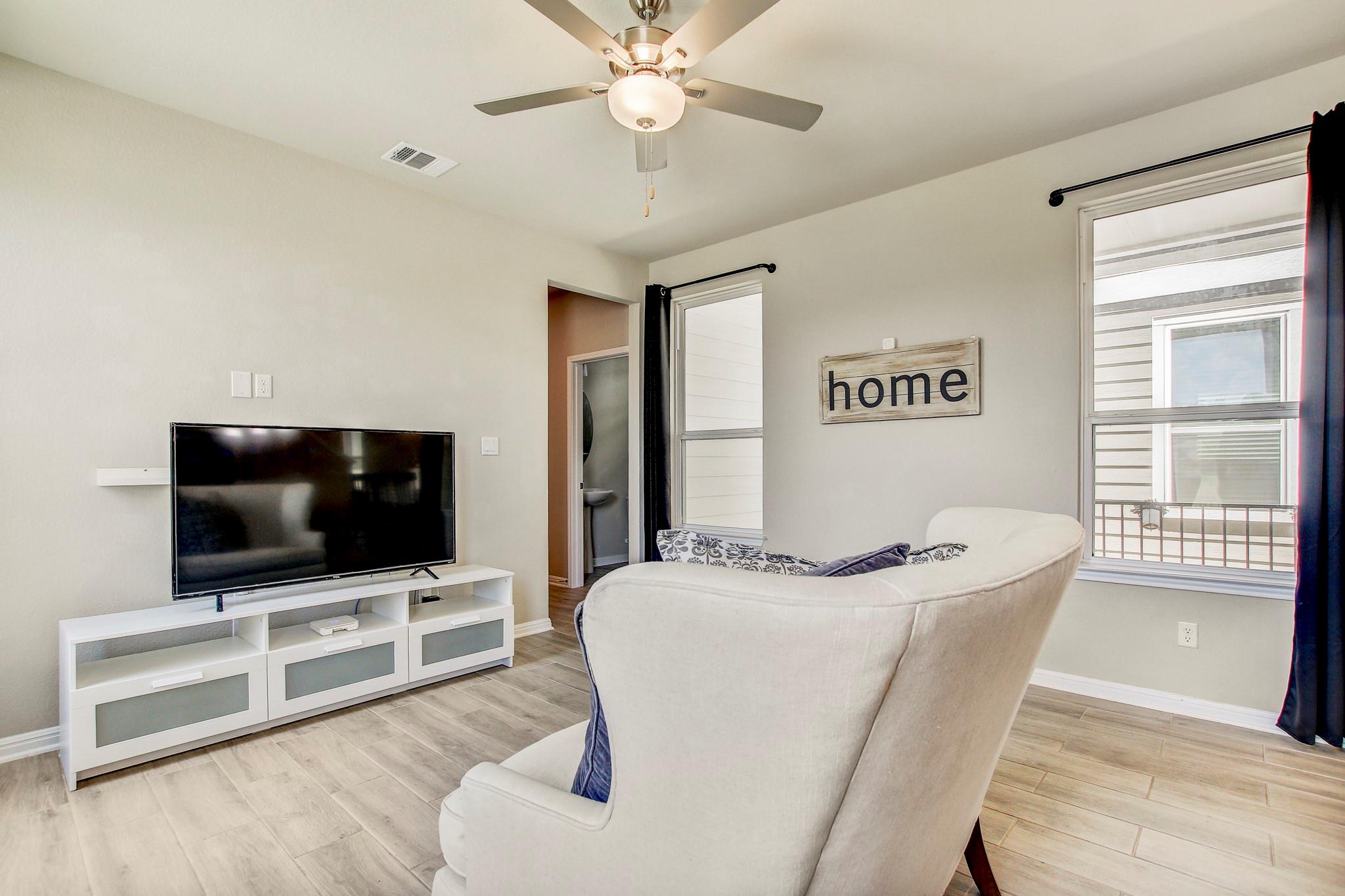 1624 Coral Sunrise Trl Property Photo 16