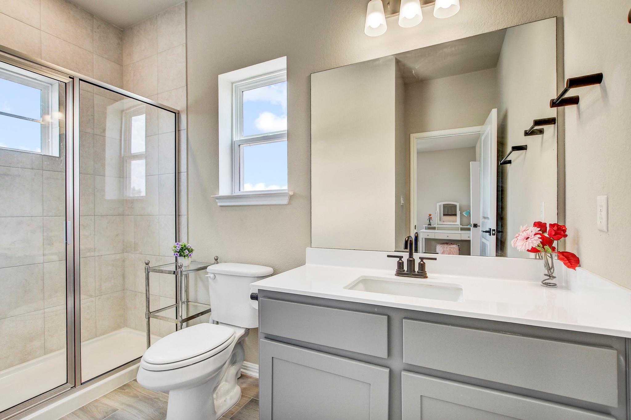 1624 Coral Sunrise Trl Property Photo 23