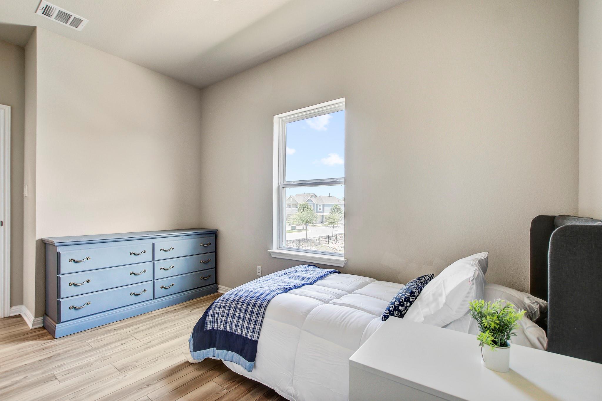 1624 Coral Sunrise Trl Property Photo 25