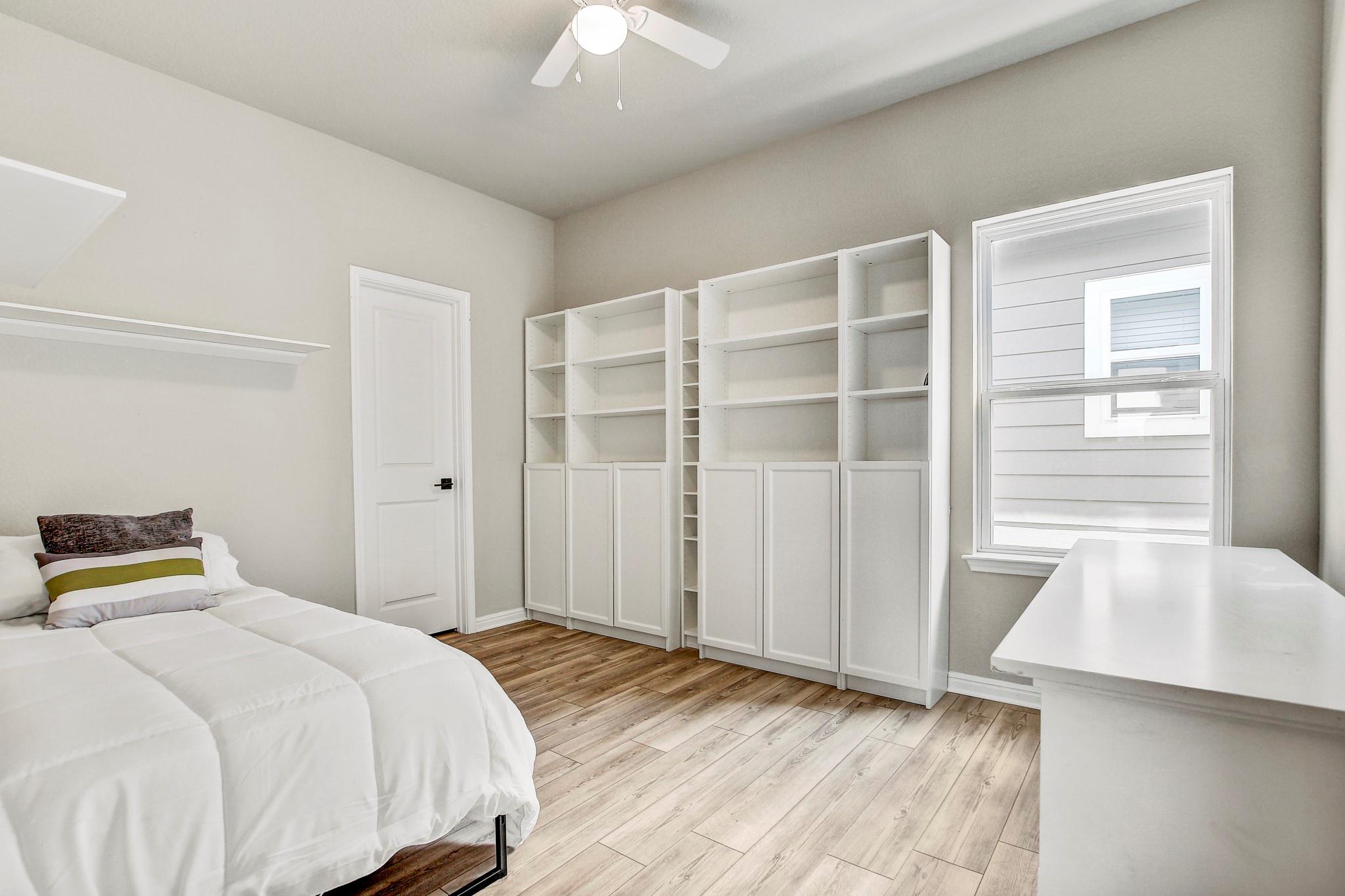 1624 Coral Sunrise Trl Property Photo 26