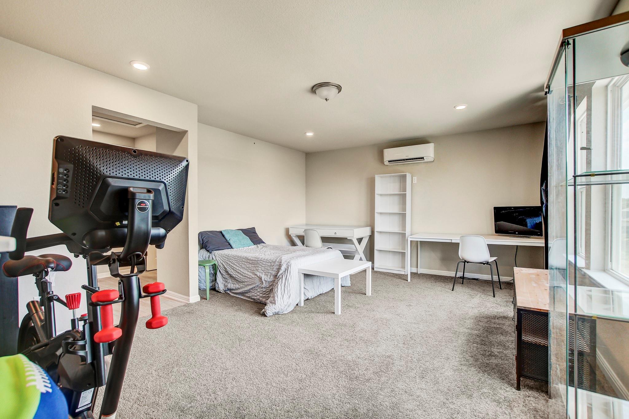 1624 Coral Sunrise Trl Property Photo 29