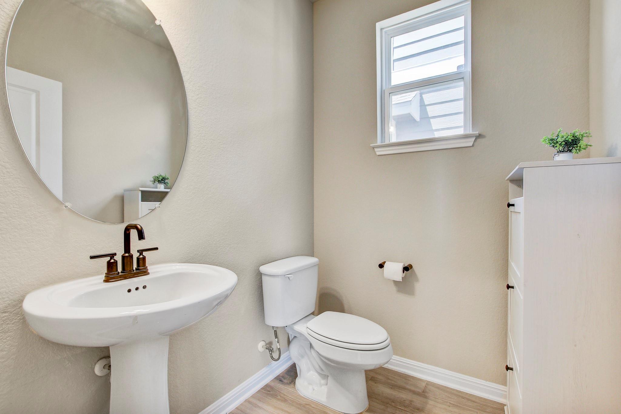 1624 Coral Sunrise Trl Property Photo 34