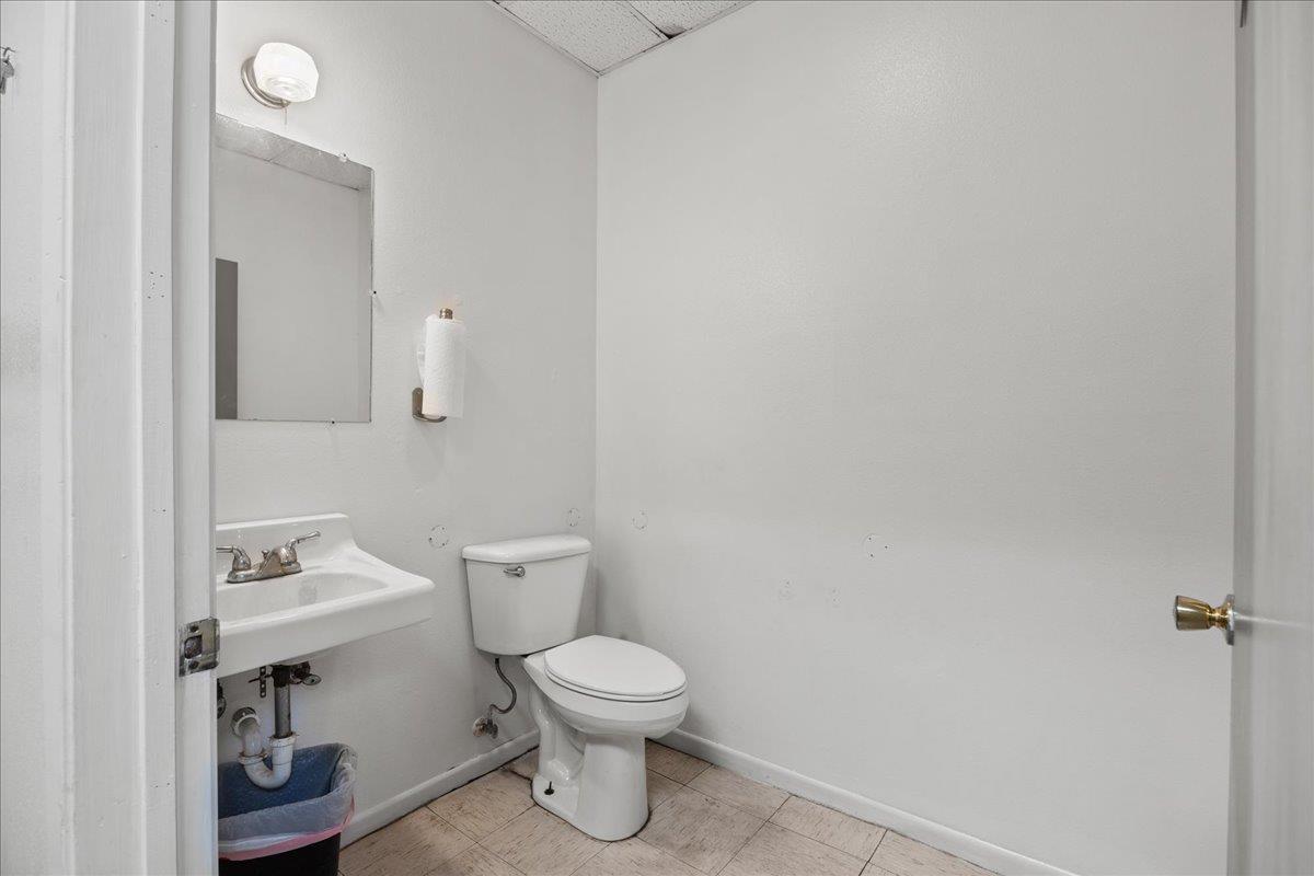523 E Davis St E #523 Property Photo 14
