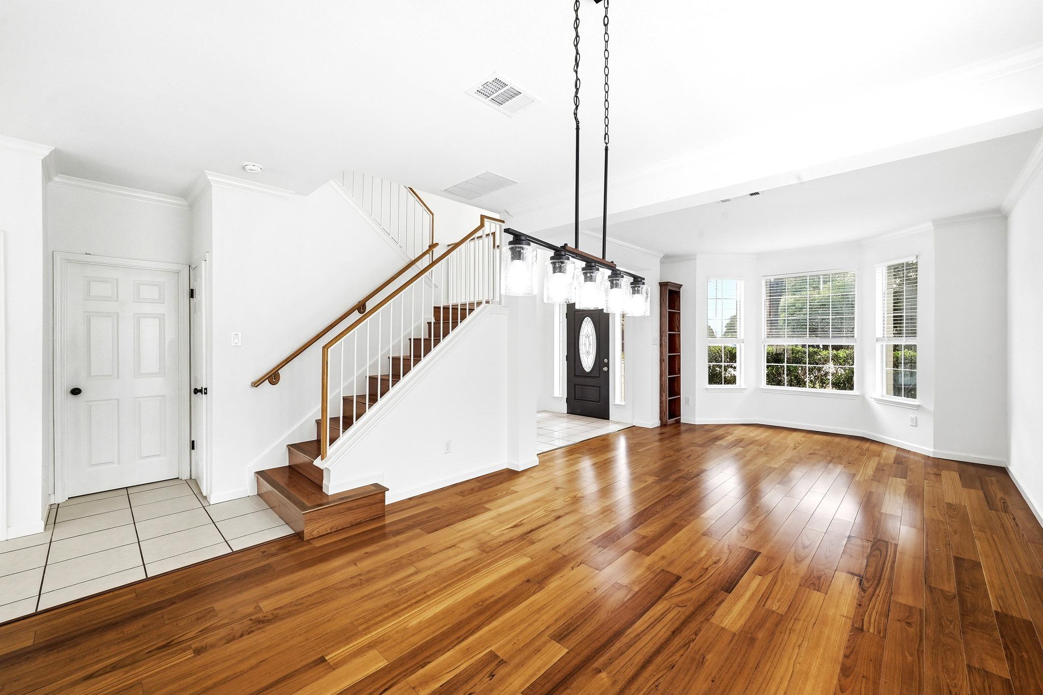 15525 Ozone Pl Property Photo 8
