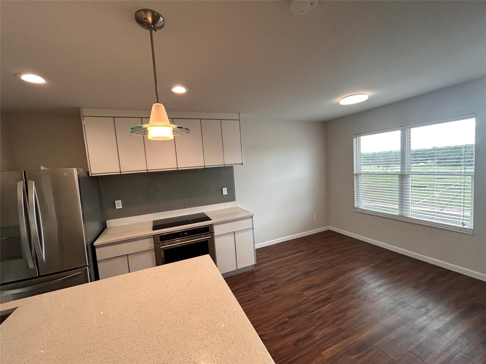 901 E 40th St #201 Property Photo 2