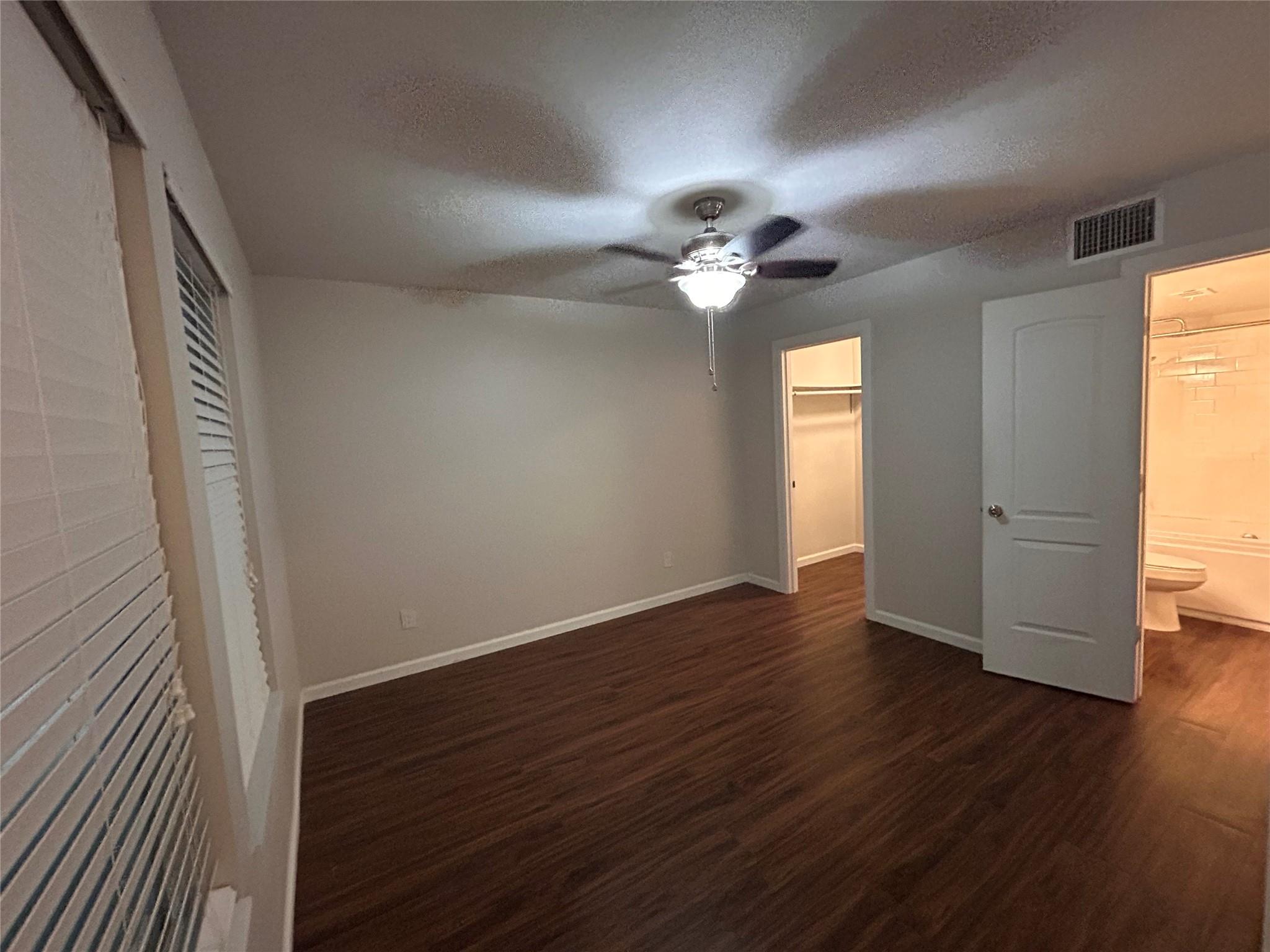 901 E 40th St #201 Property Photo 8