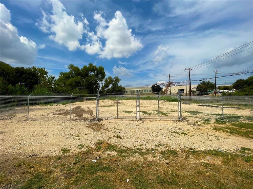 2207 West Howard Ln Property Photo
