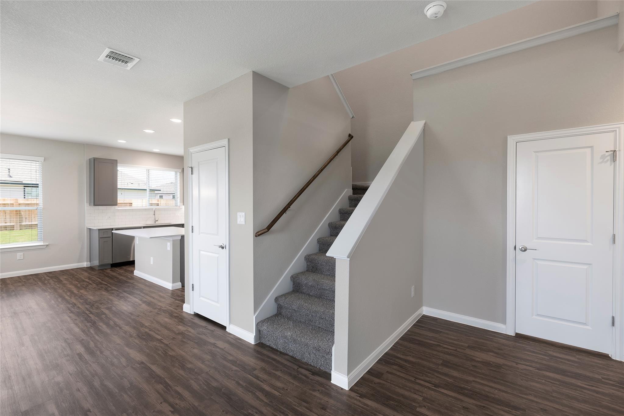 108 Arches Way Property Photo 4