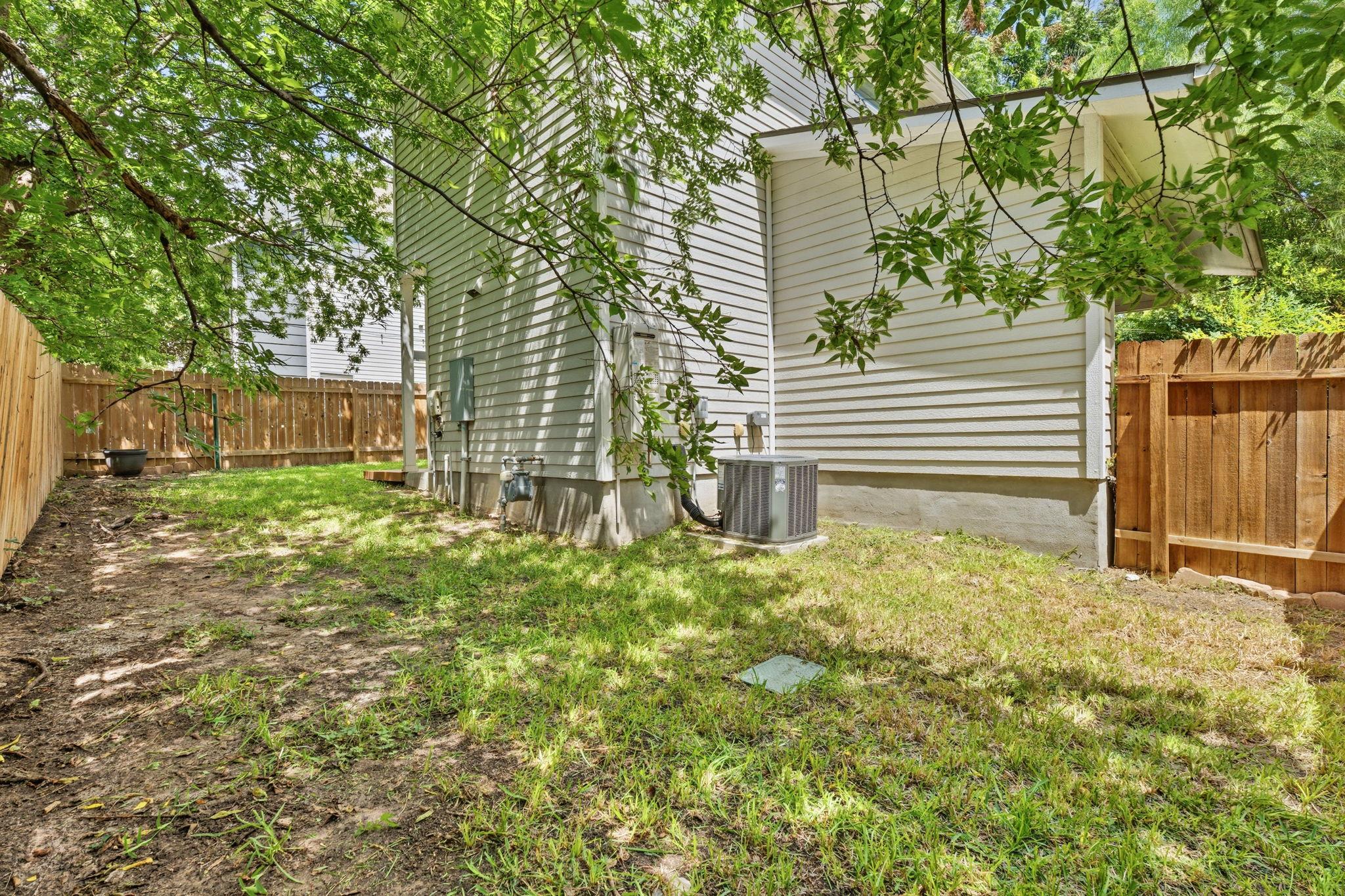 2000 E 18th St #b Property Photo 23