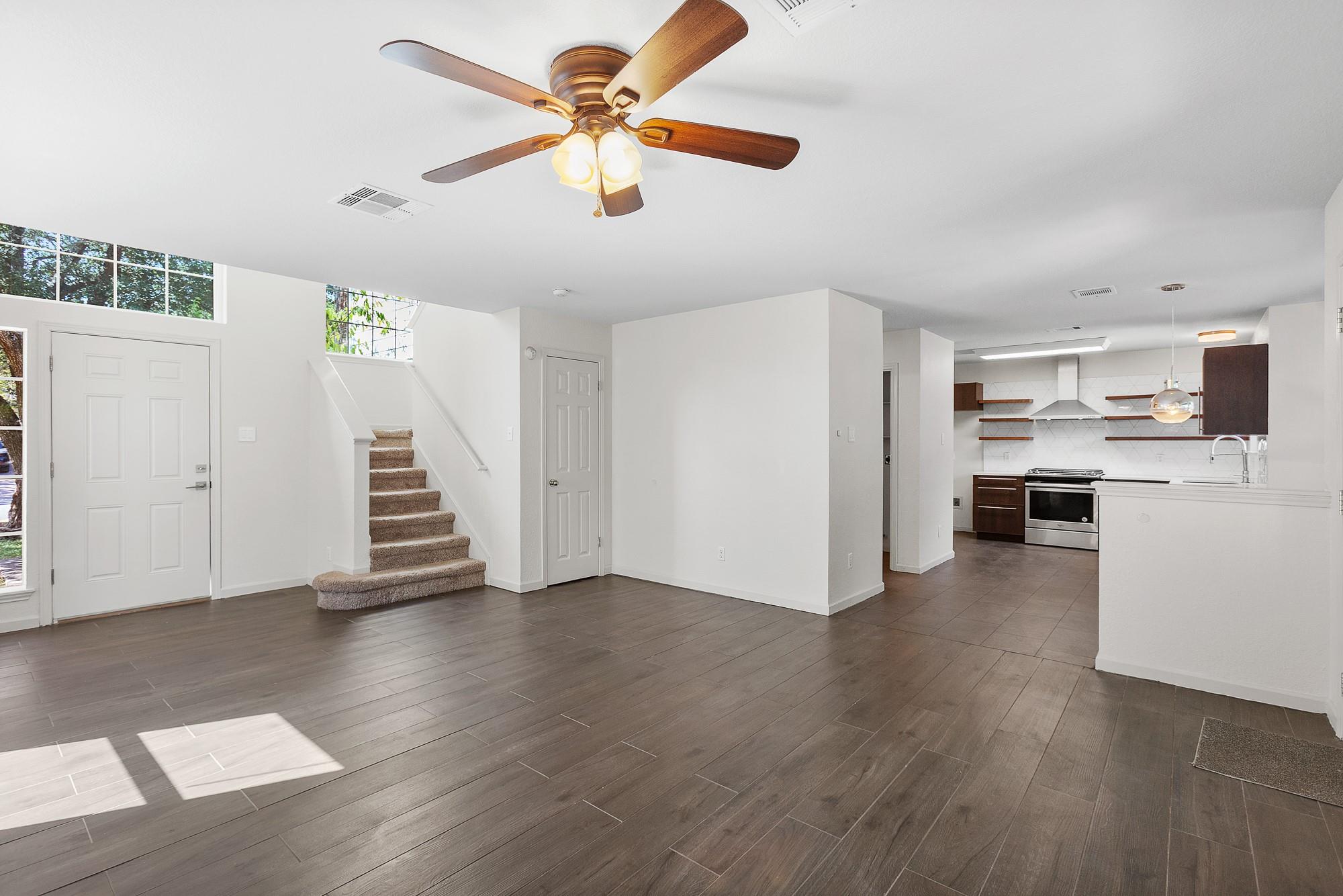 1310 Strickland Dr Property Photo 4