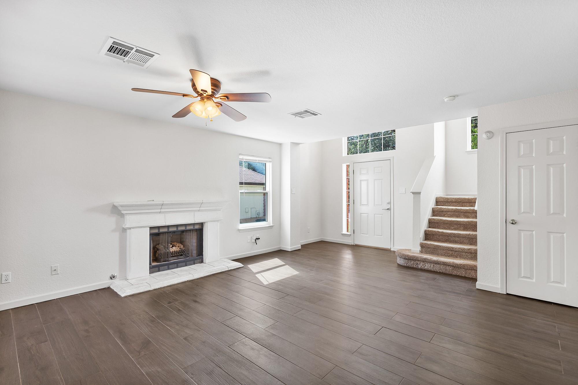 1310 Strickland Dr Property Photo 5
