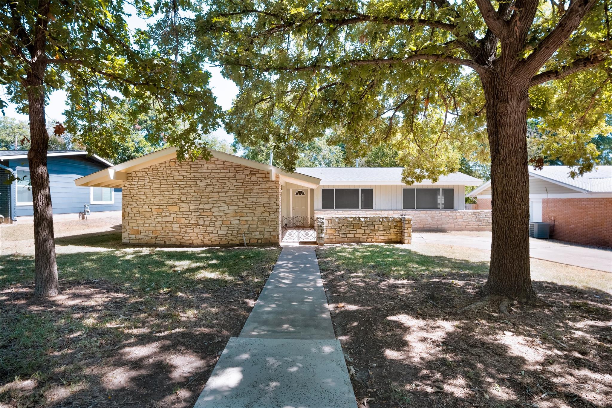 1404 Briarcliff Blvd Property Photo 1