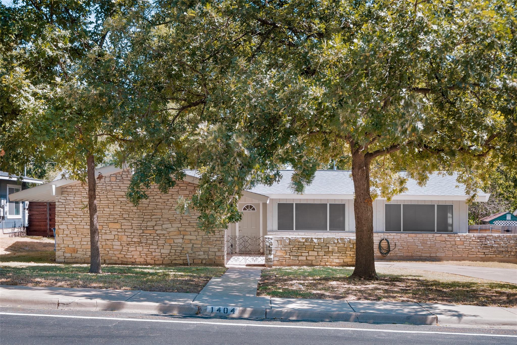 1404 Briarcliff Blvd Property Photo 2