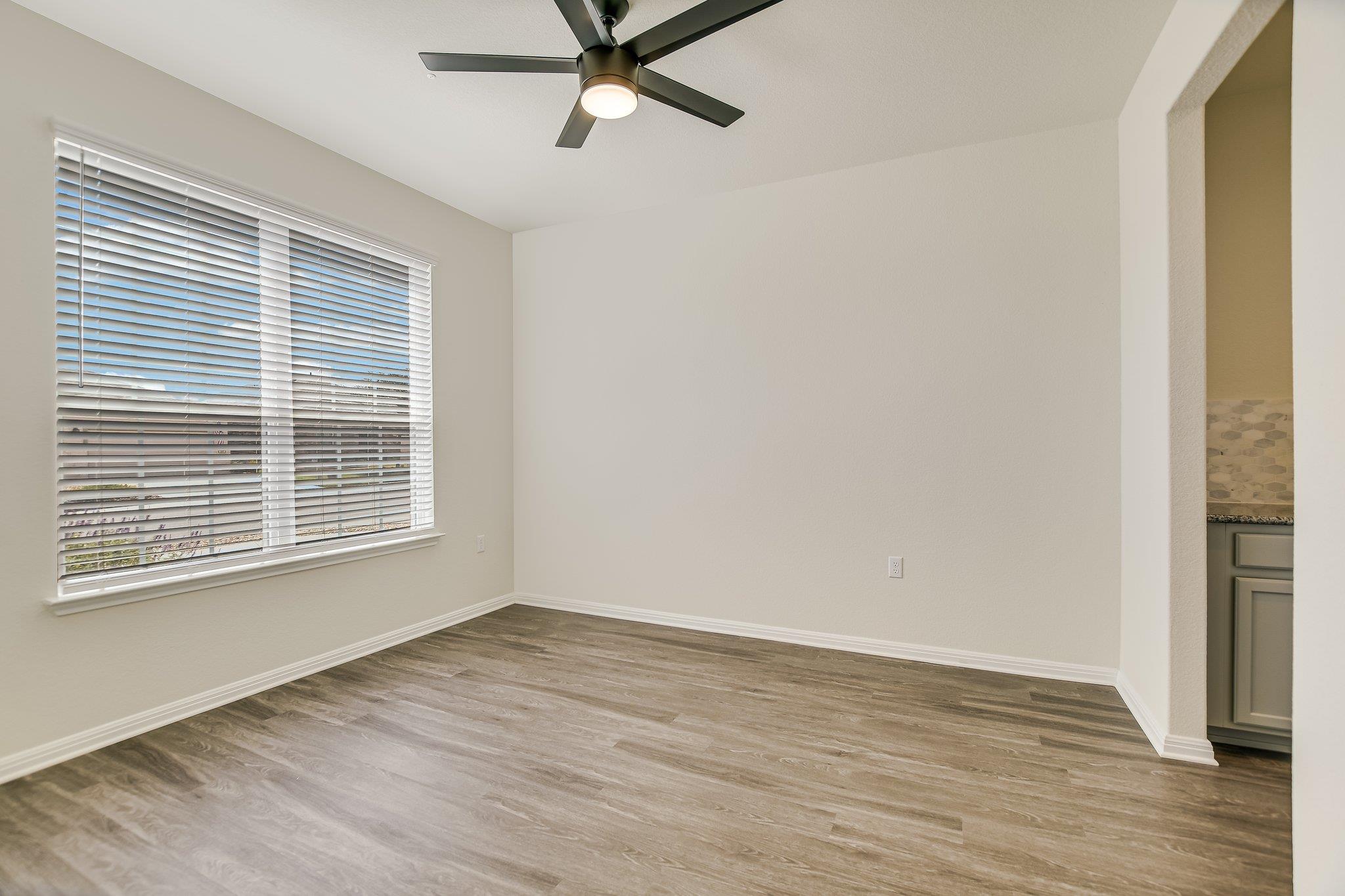 201 Hanging Star Ln Property Photo 17