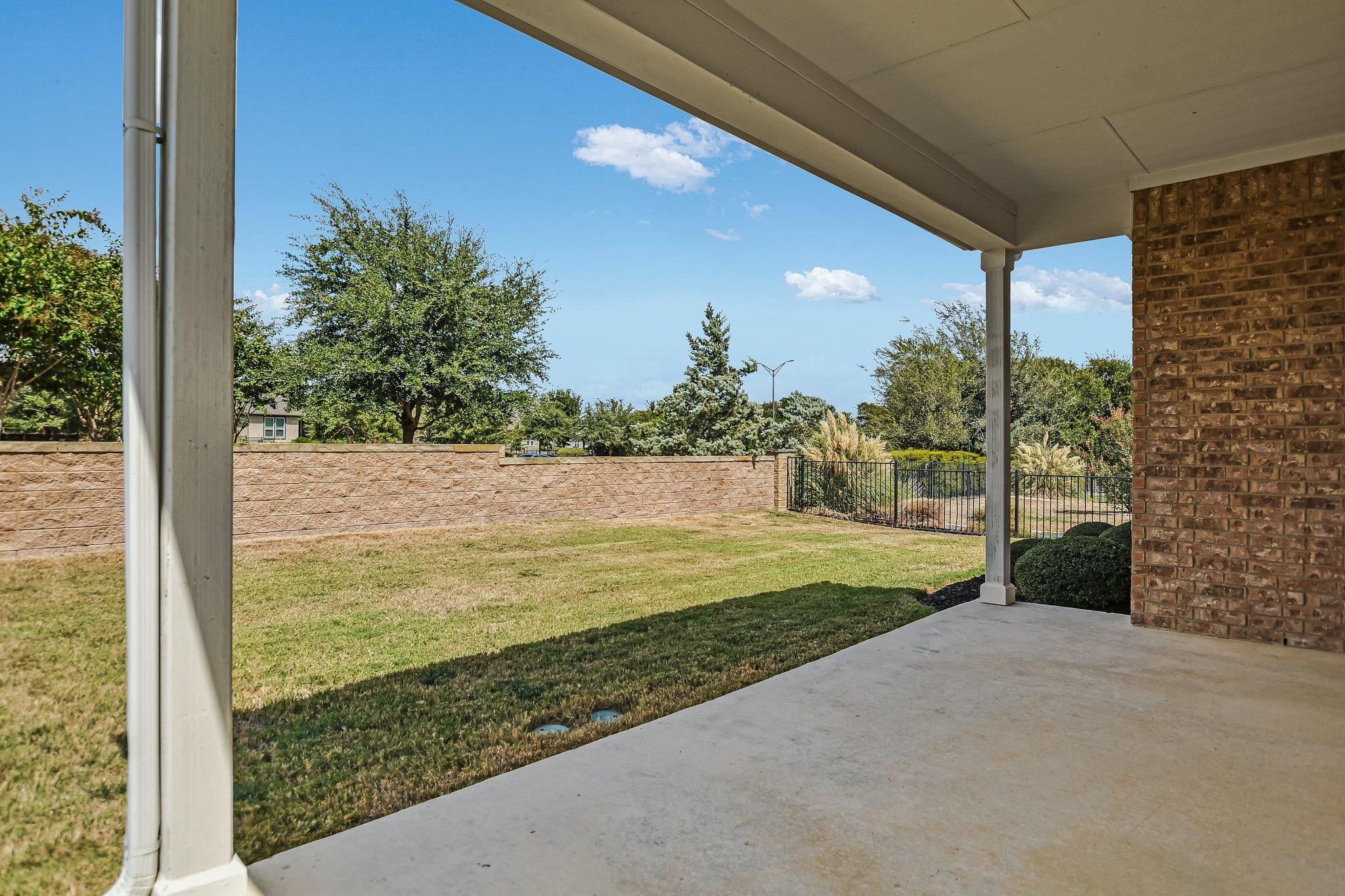 201 Hanging Star Ln Property Photo 18