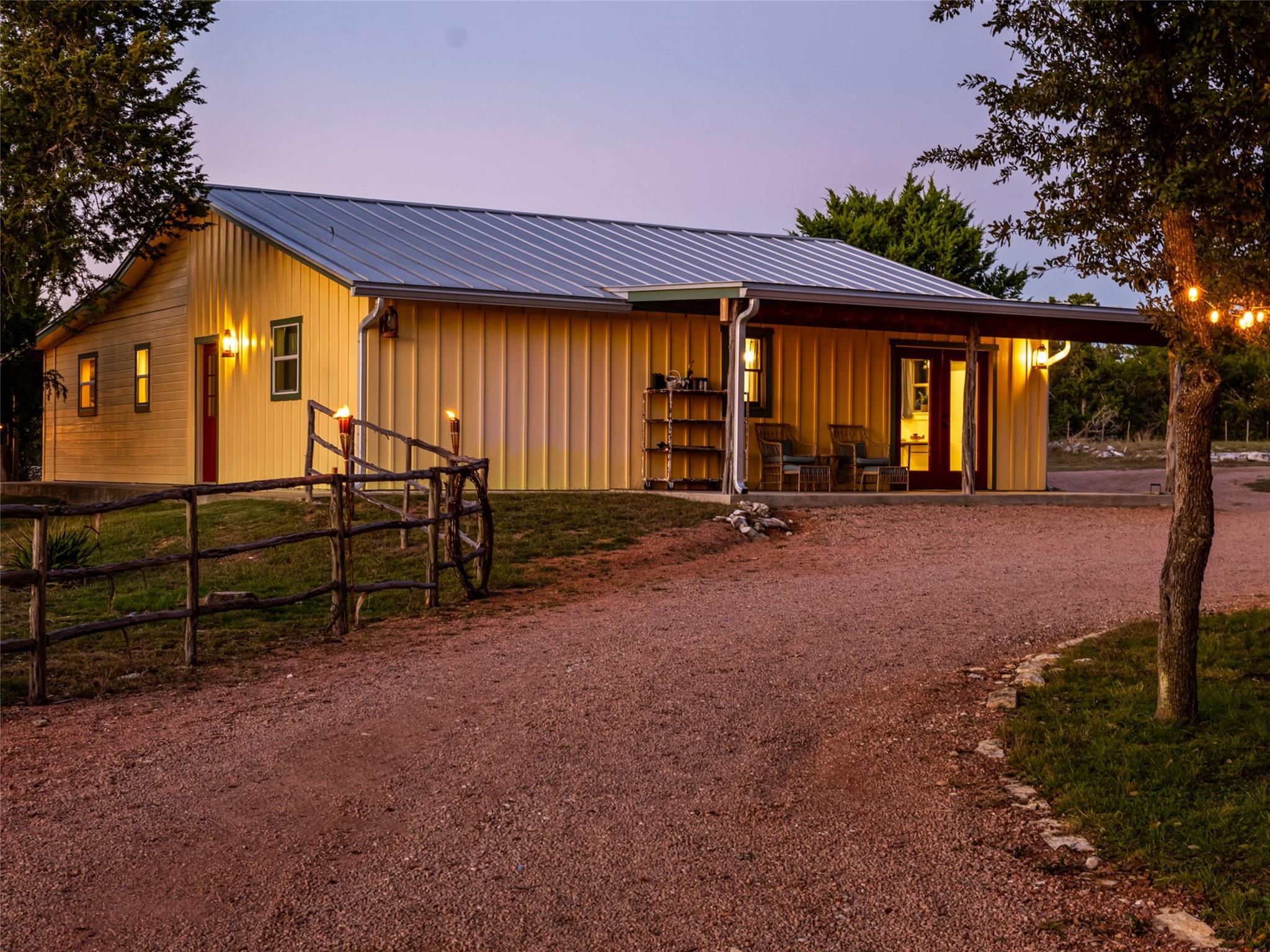 483 E Grand Oaks Dr Property Photo 4