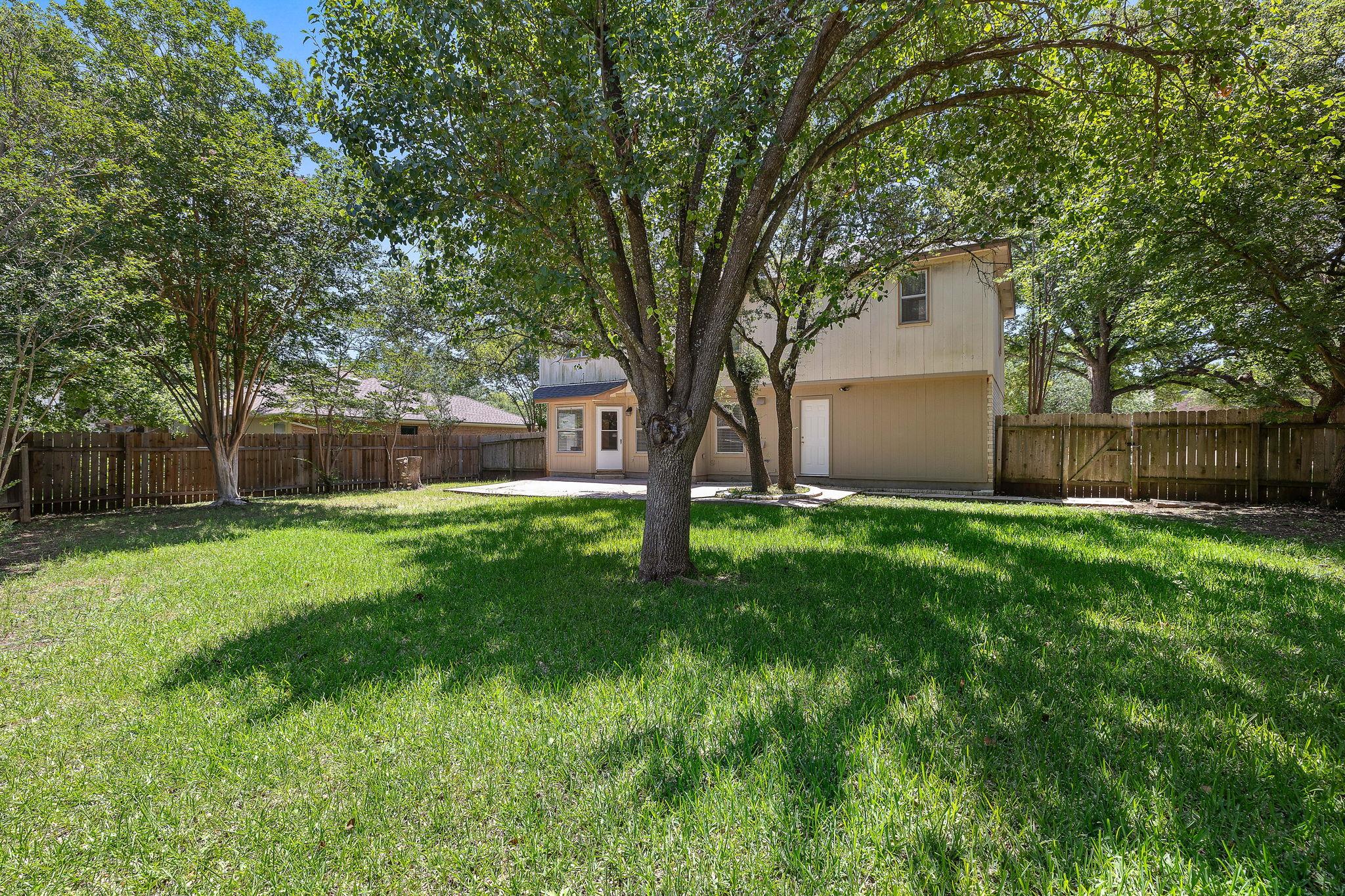 1201 Cedar Hills Blvd Property Photo 2