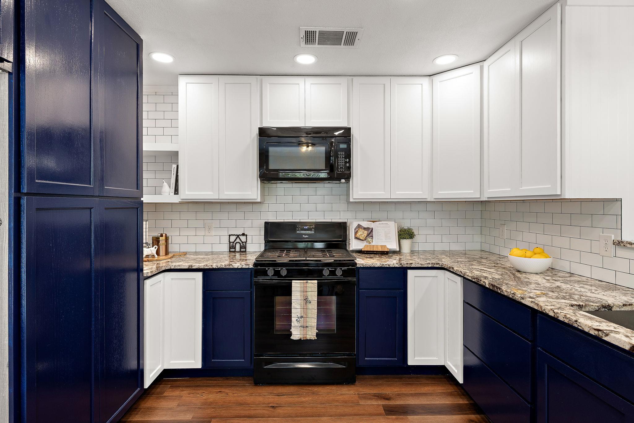 1201 Cedar Hills Blvd Property Photo 3