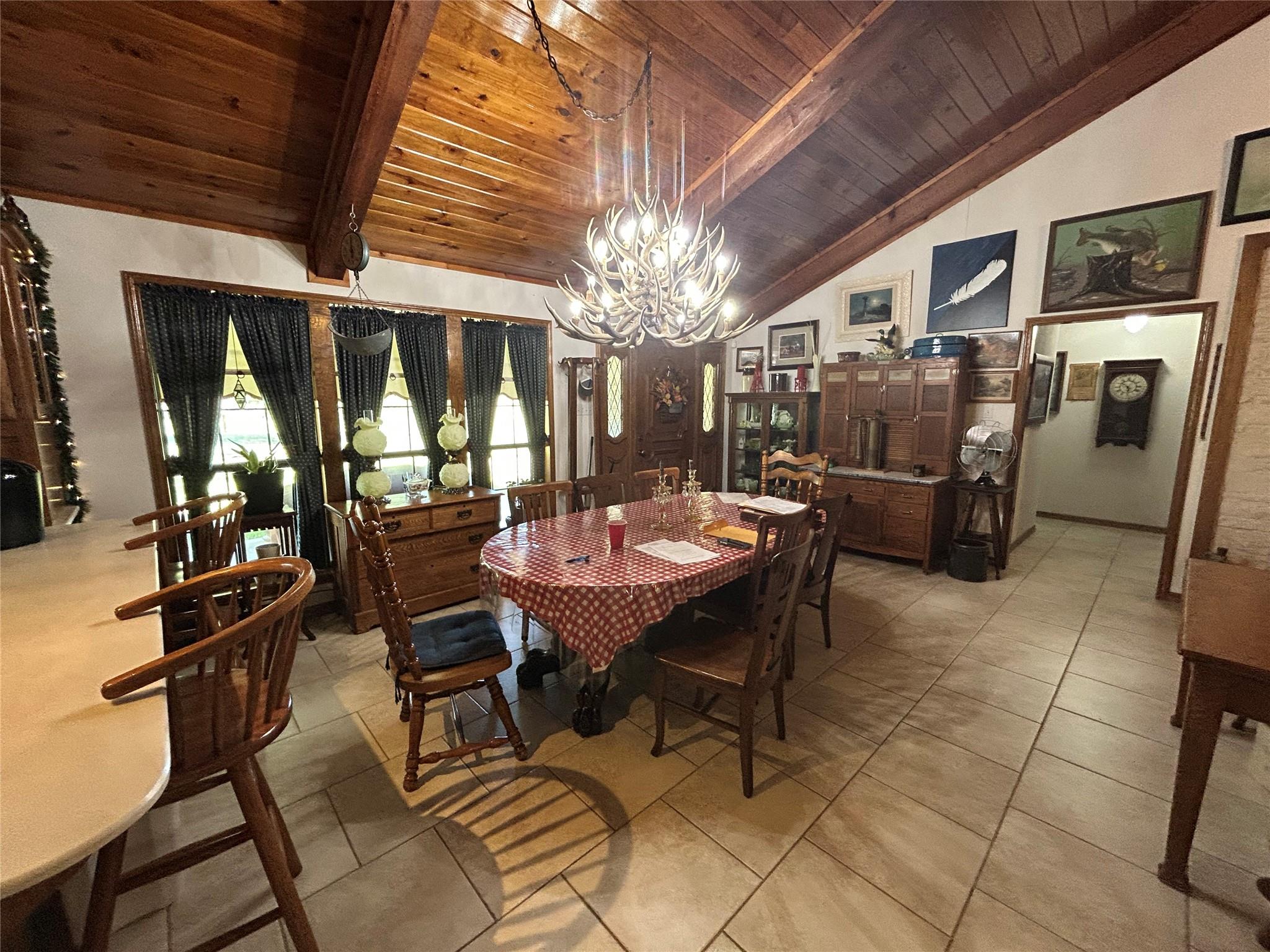 2432924 Property Photo 6