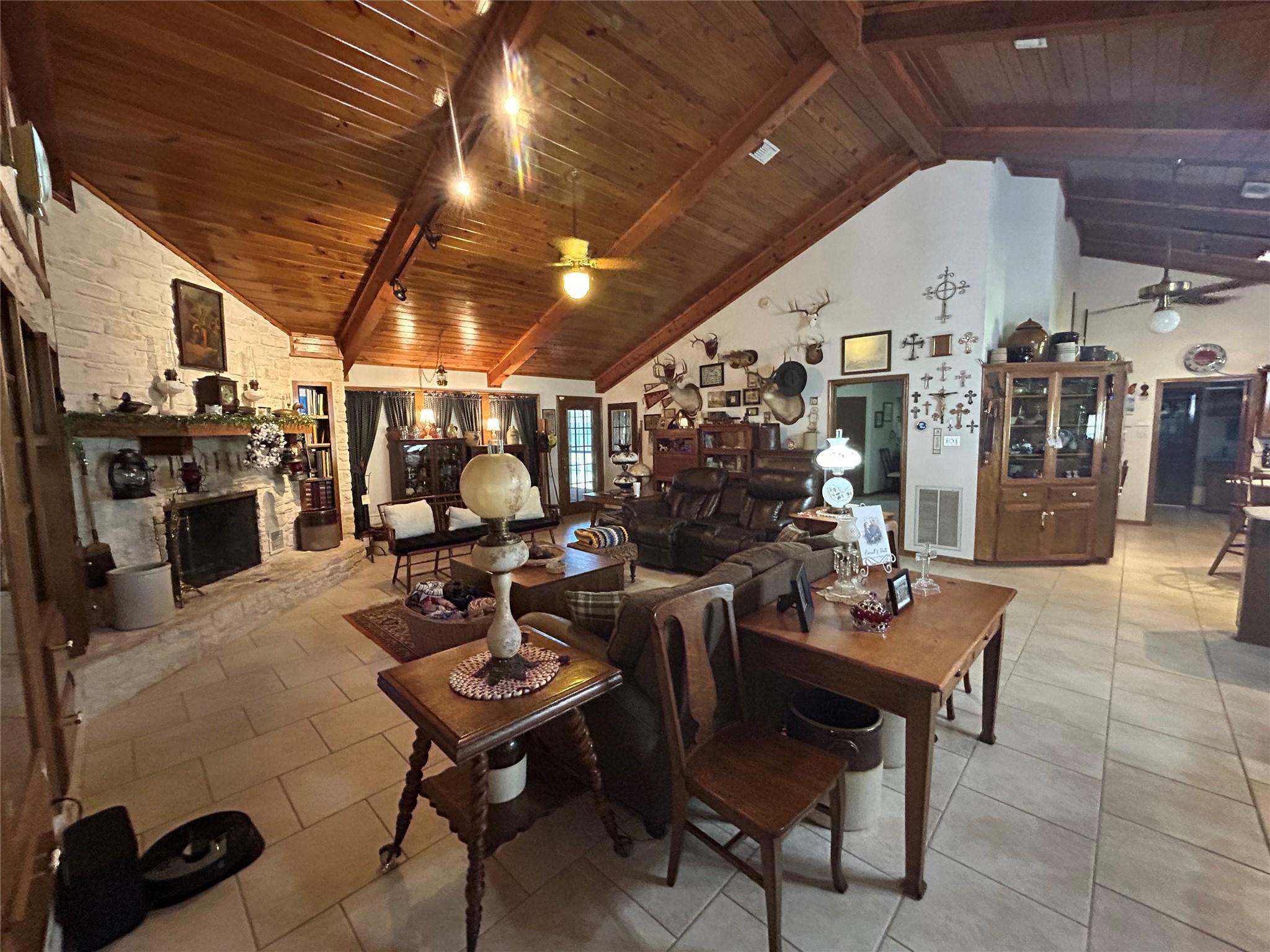 2432924 Property Photo 10
