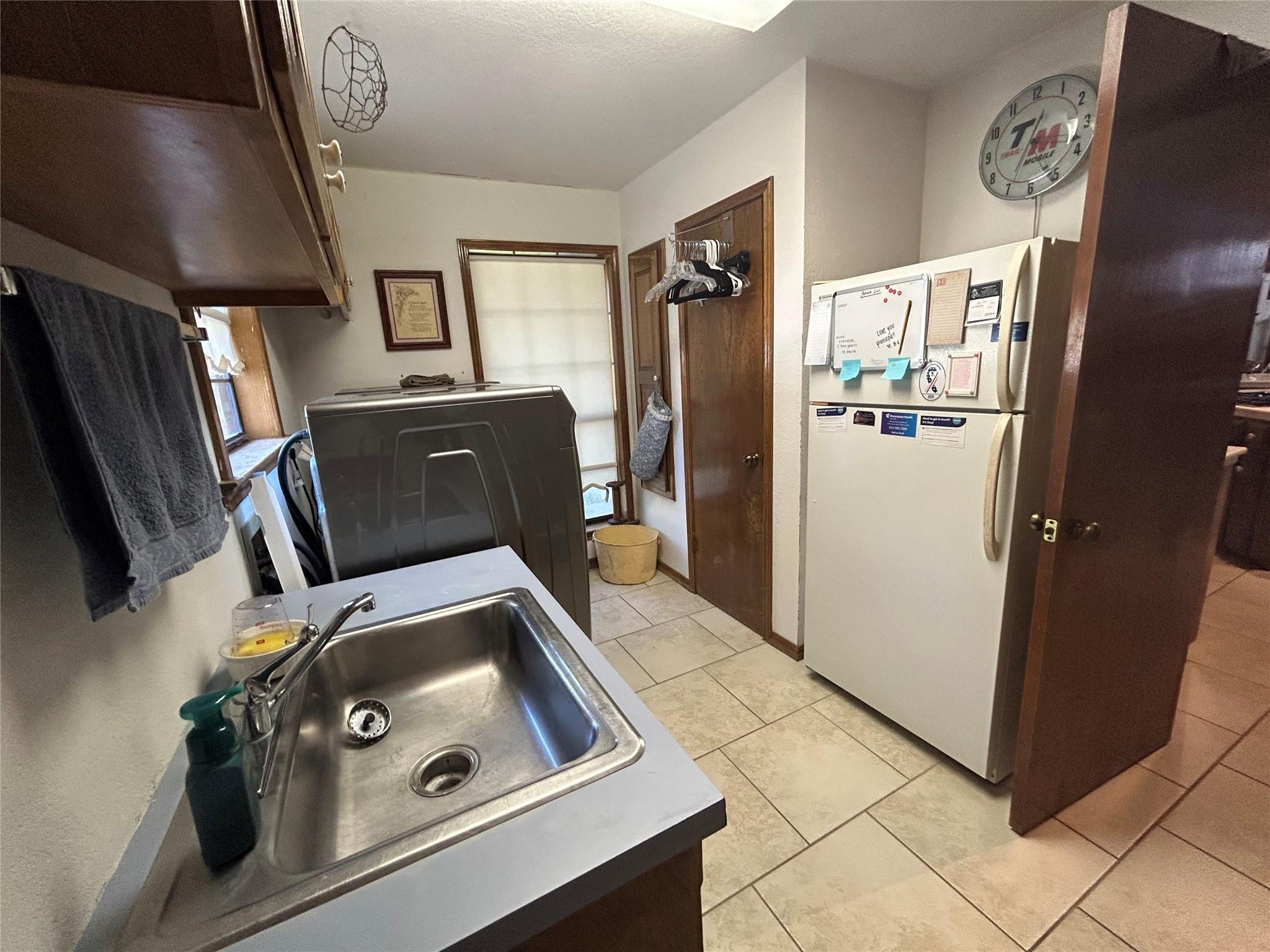 2432924 Property Photo 11