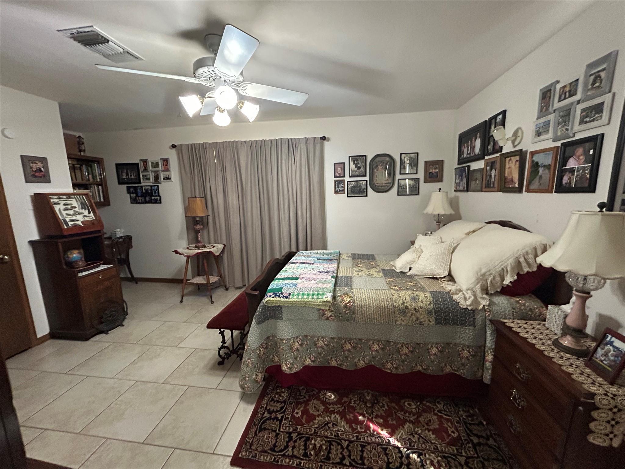 2432924 Property Photo 14
