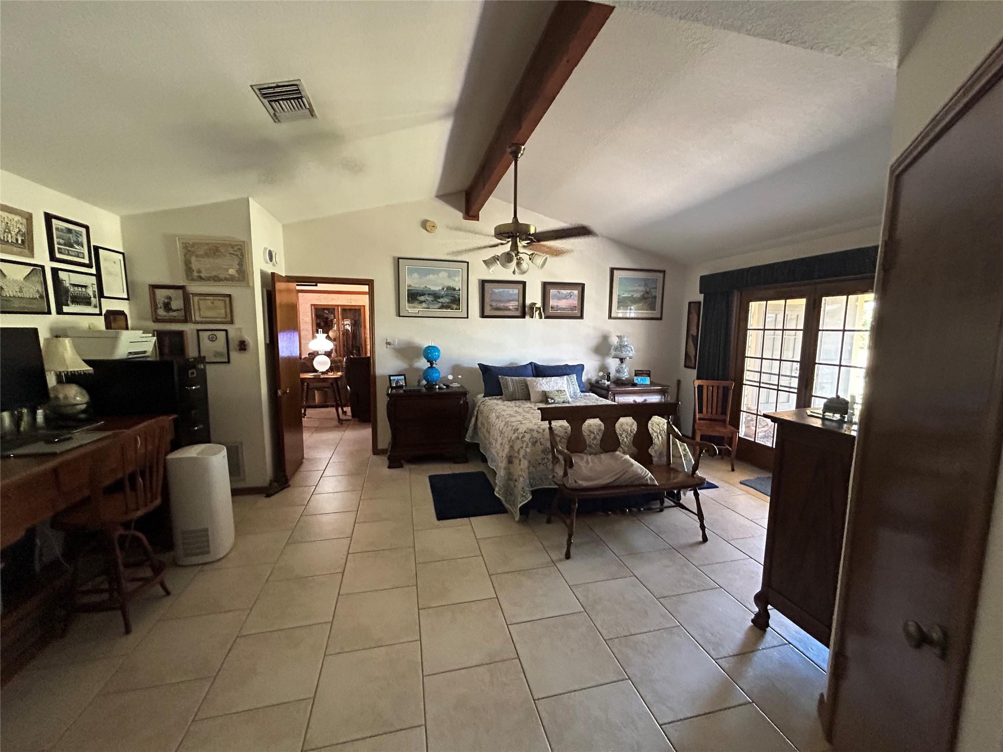 2432924 Property Photo 15