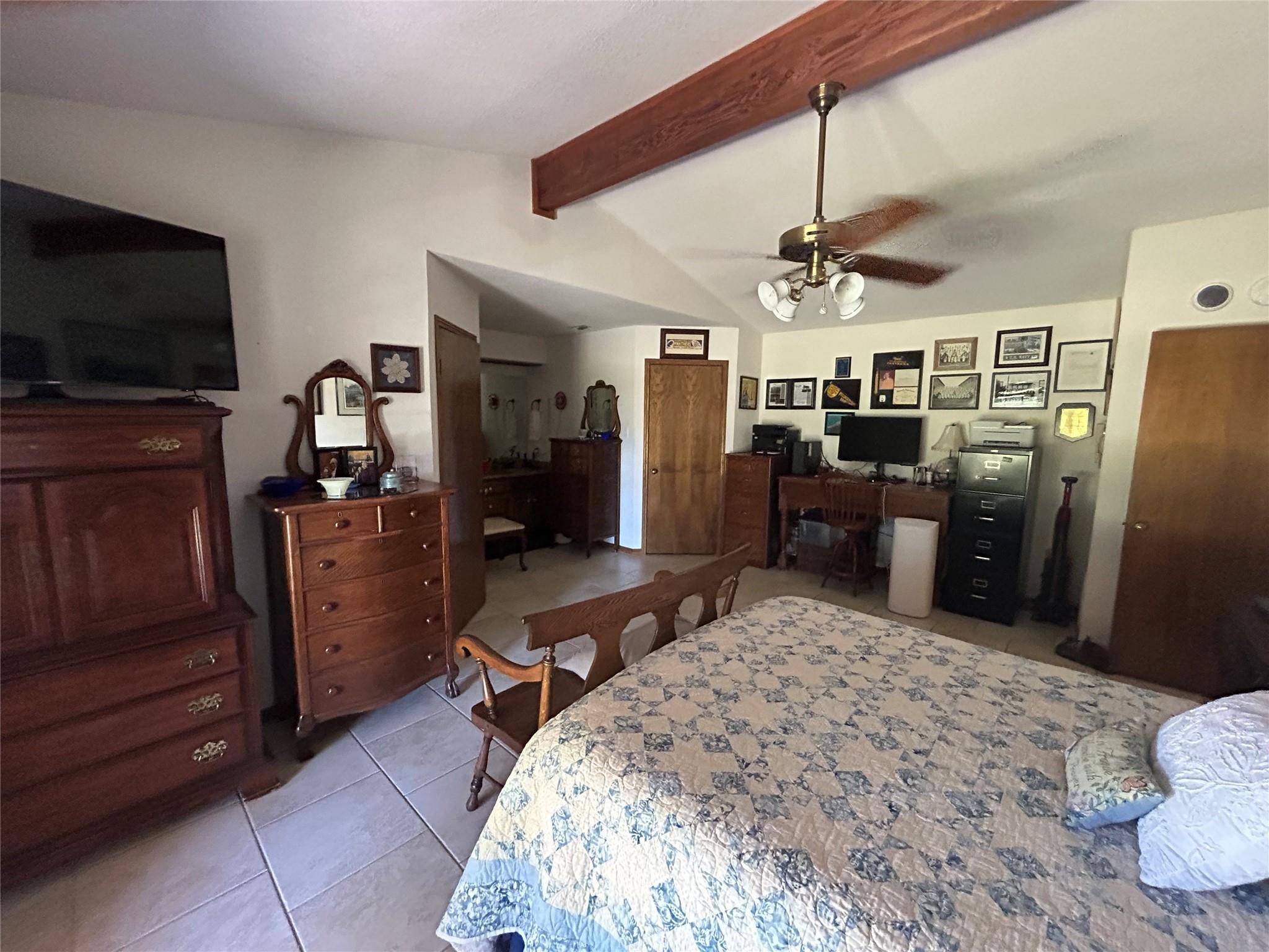 2432924 Property Photo 16