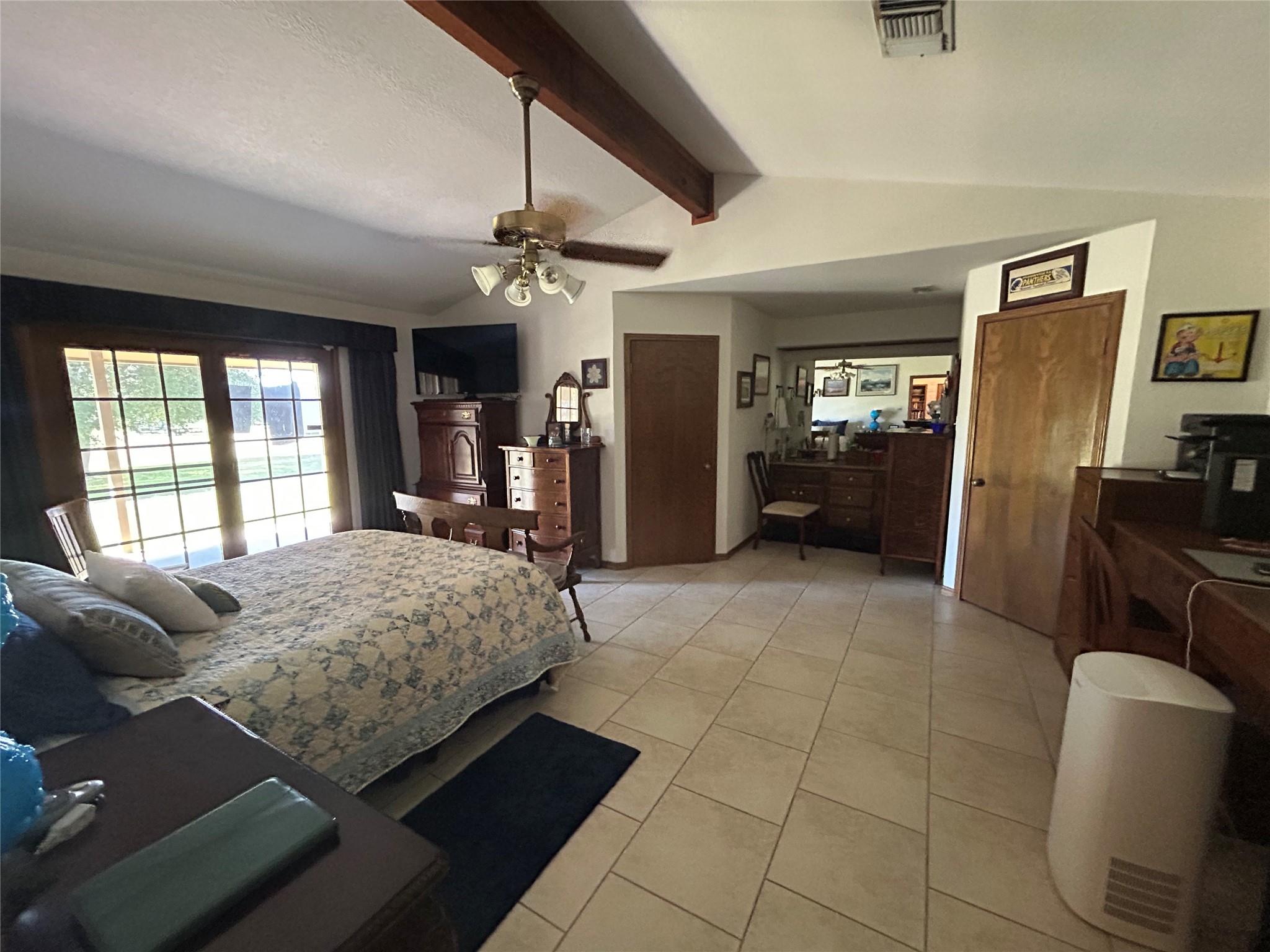 2432924 Property Photo 18