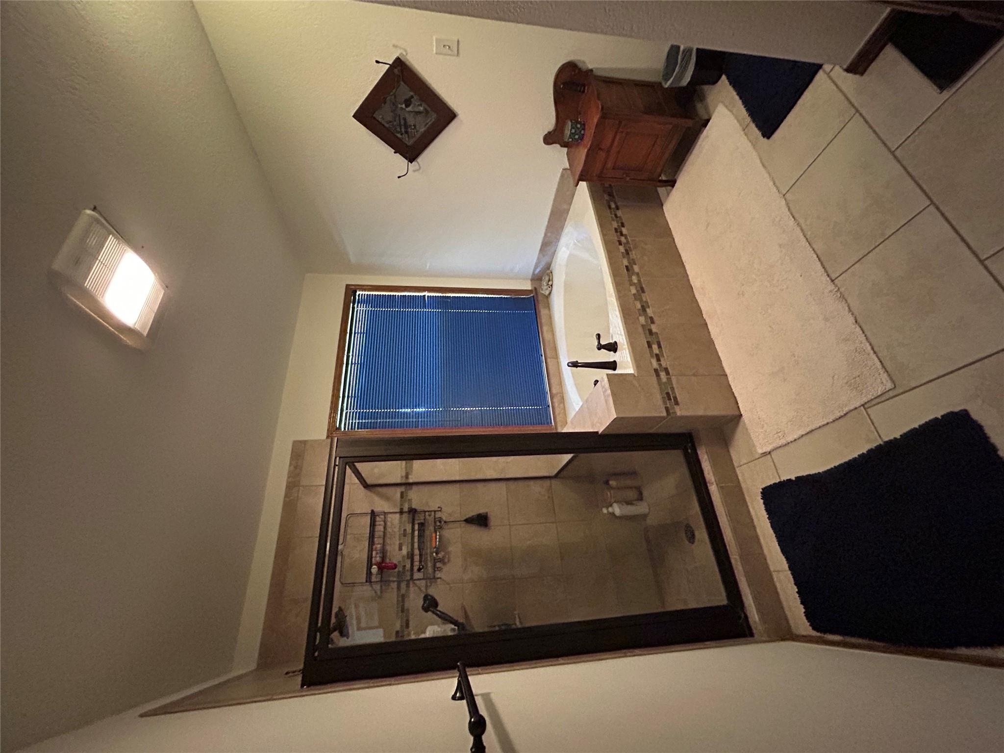 2432924 Property Photo 19