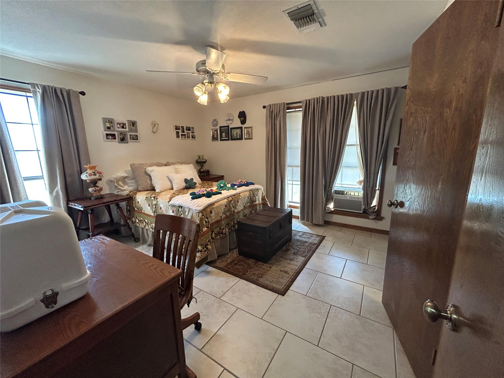 2432924 Property Photo 22