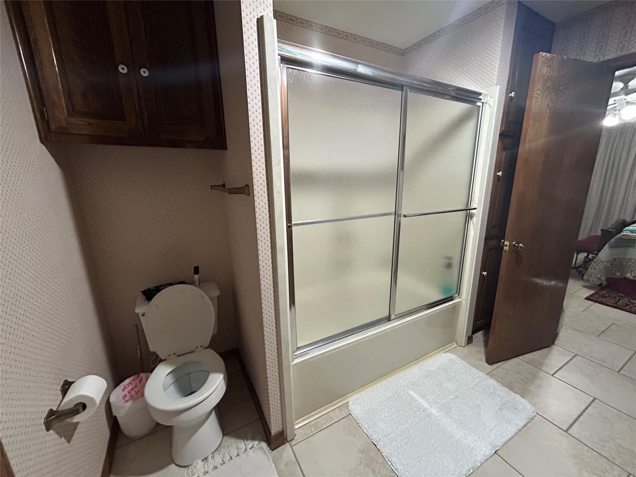 2432924 Property Photo 25