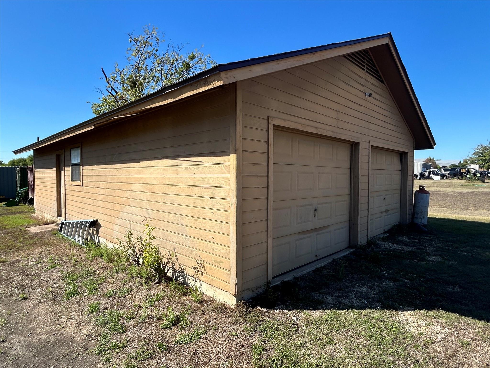 2432924 Property Photo 30