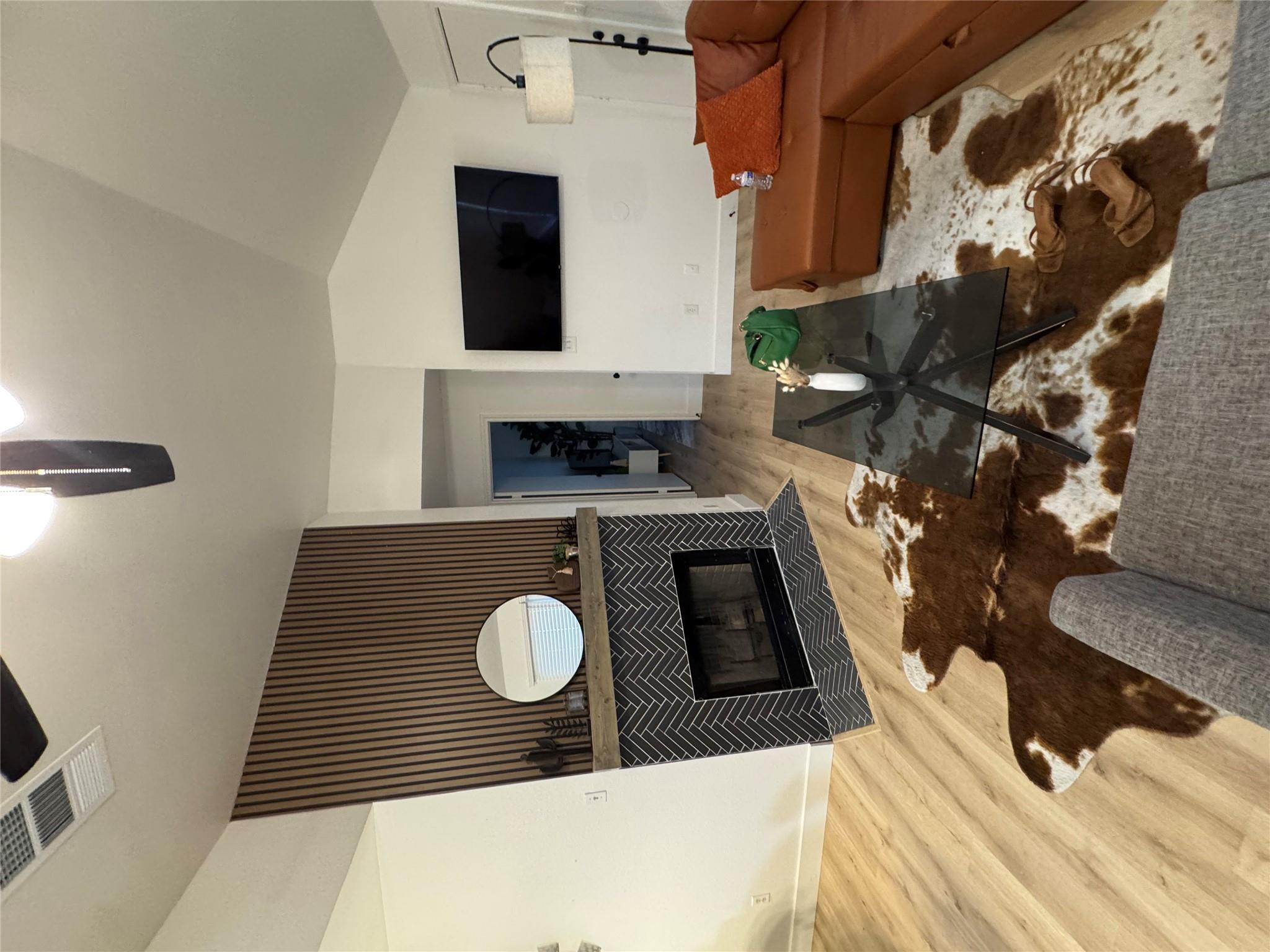 1906 Alex Ave #a Property Photo 1