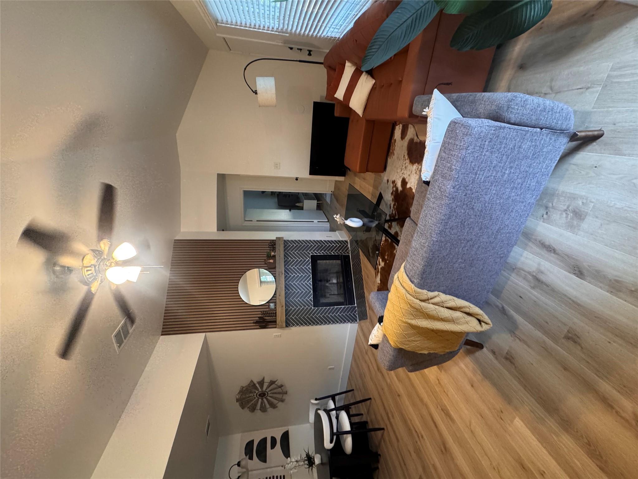 1906 Alex Ave #a Property Photo 2