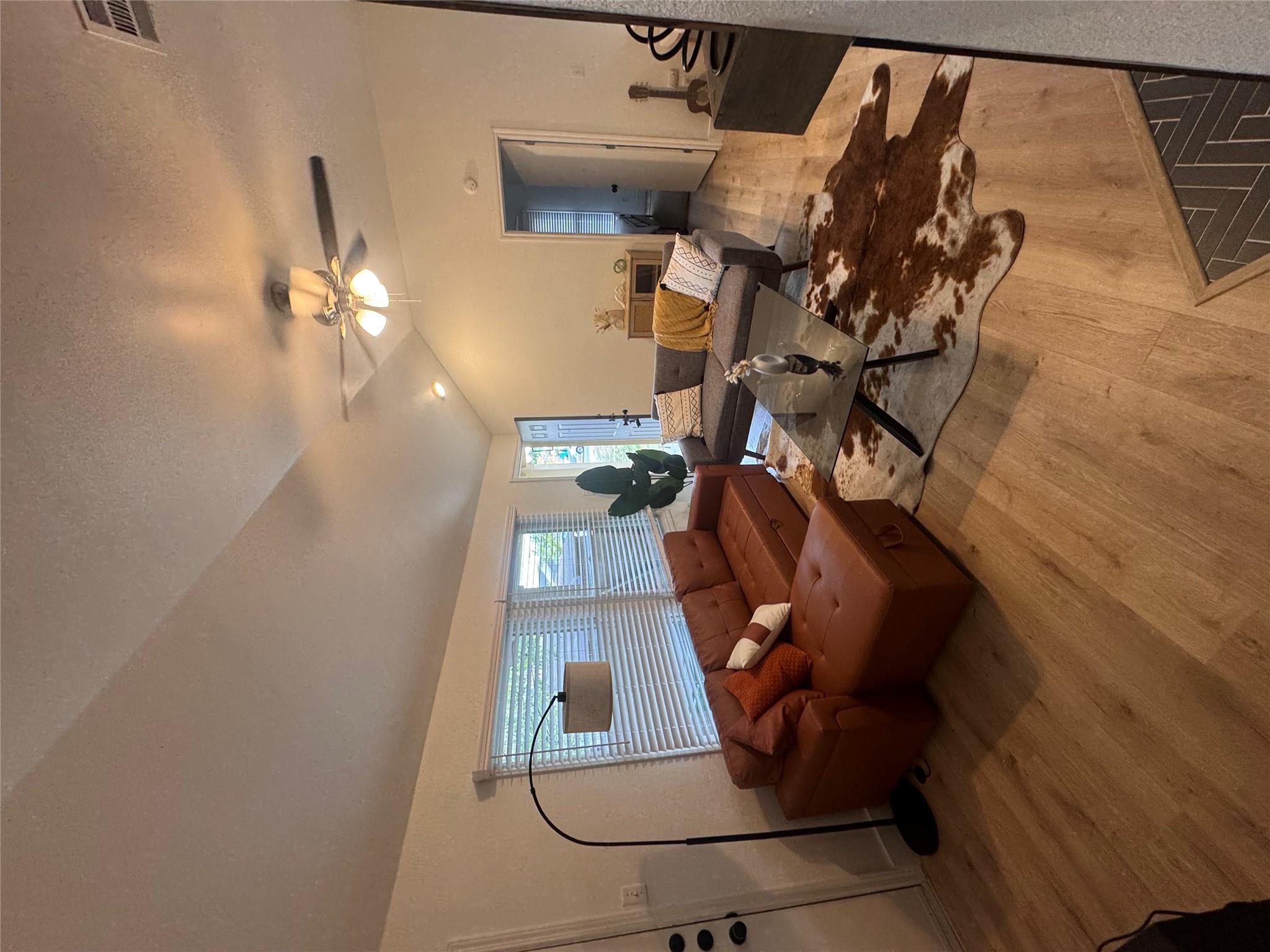 1906 Alex Ave #a Property Photo 5