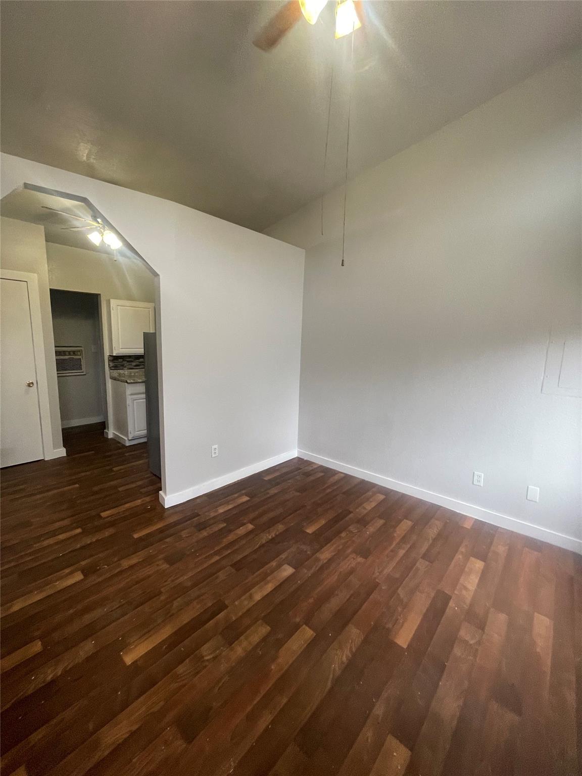 1108 W Mccarty Ln #a Property Photo 4