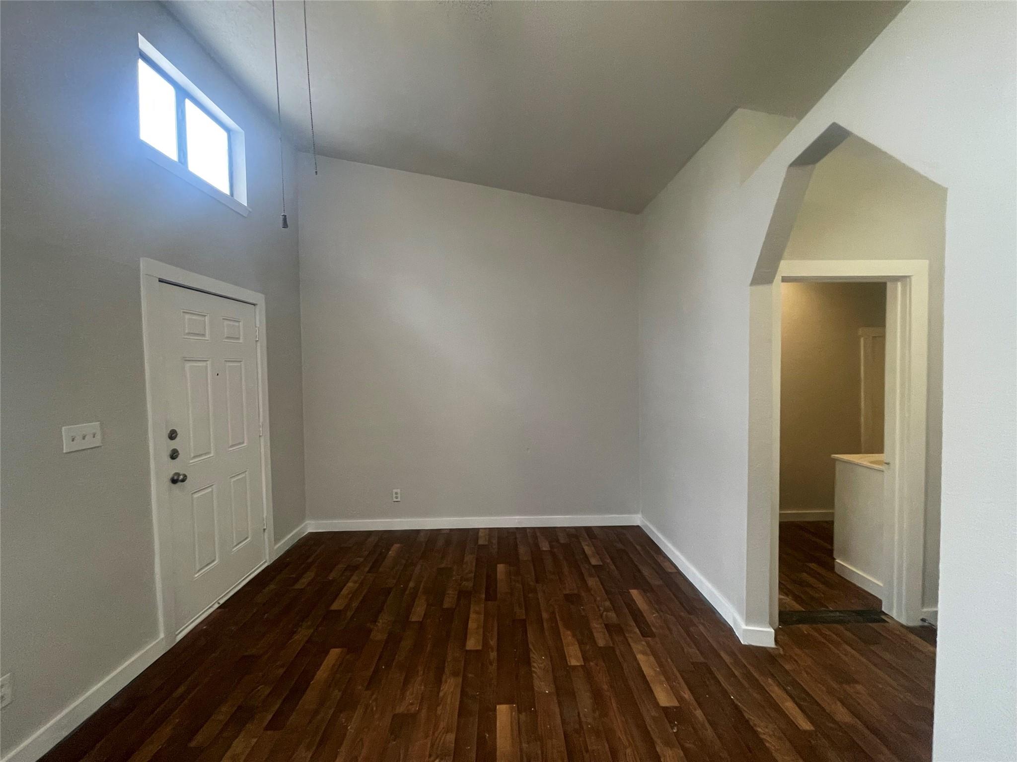1108 W Mccarty Ln #a Property Photo 6