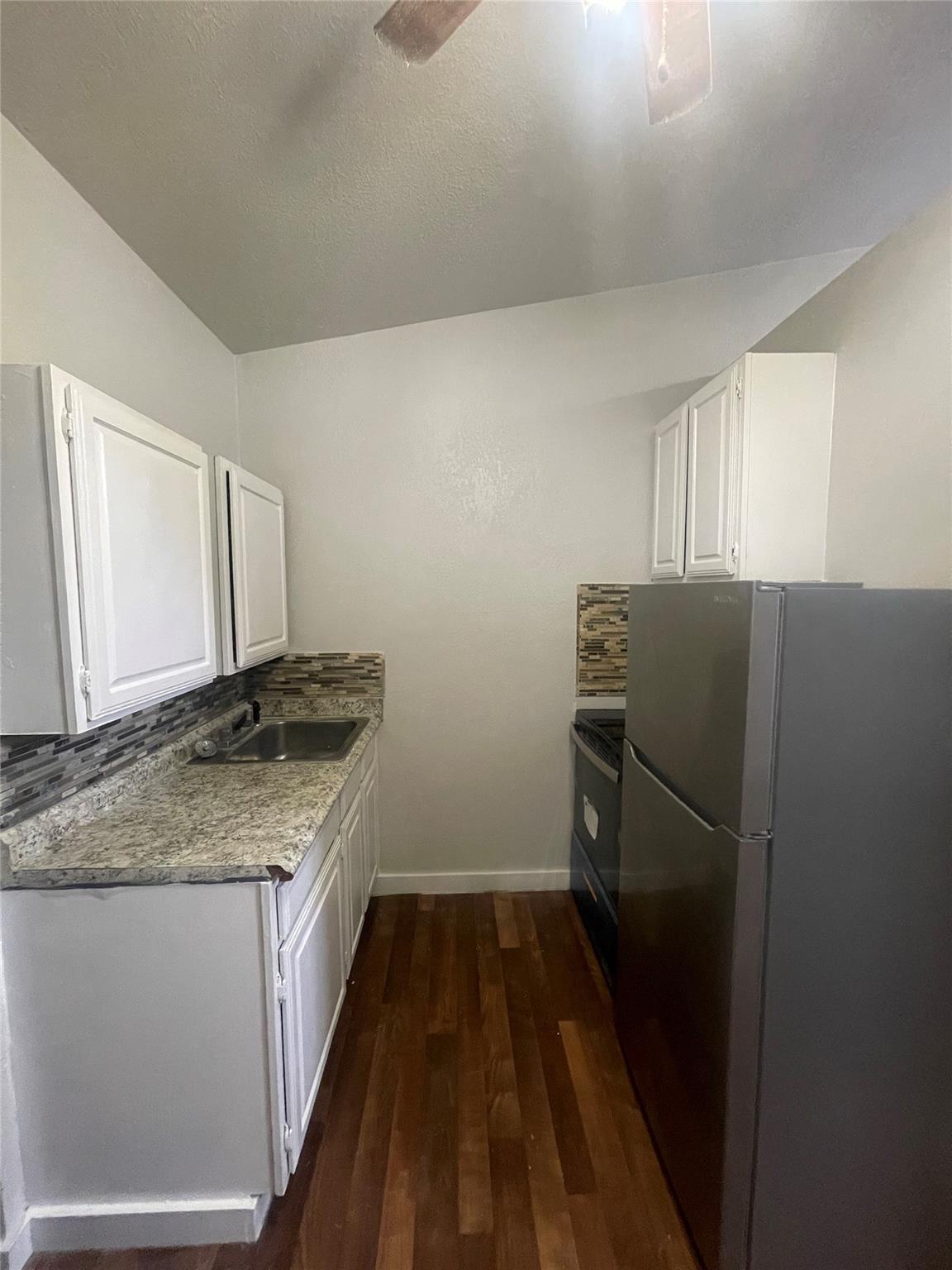 1108 W Mccarty Ln #a Property Photo 9